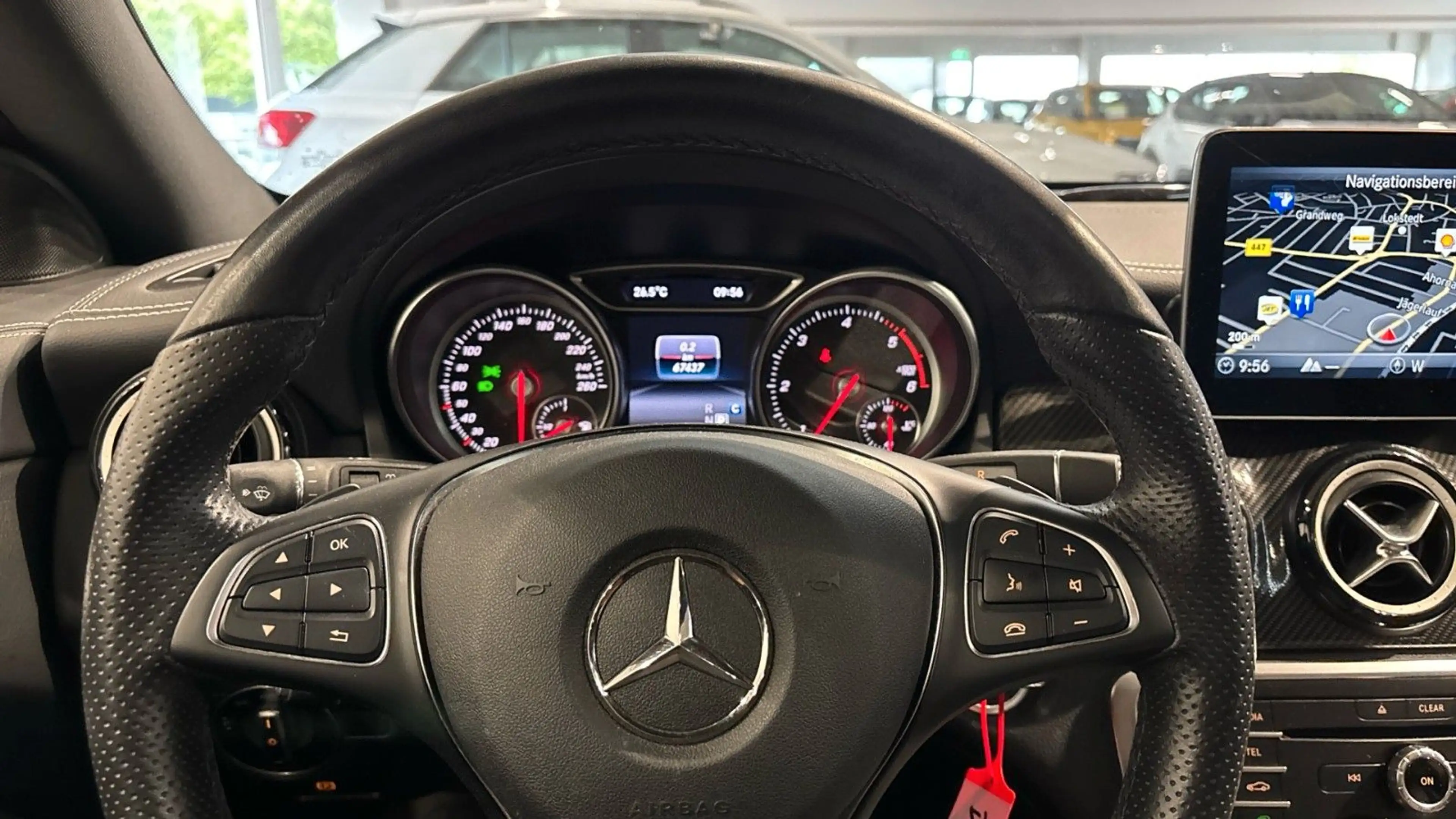 Mercedes-Benz CLA 200 d Shooting Brake/AMG/LED/Panorama/Kamera — photo 10