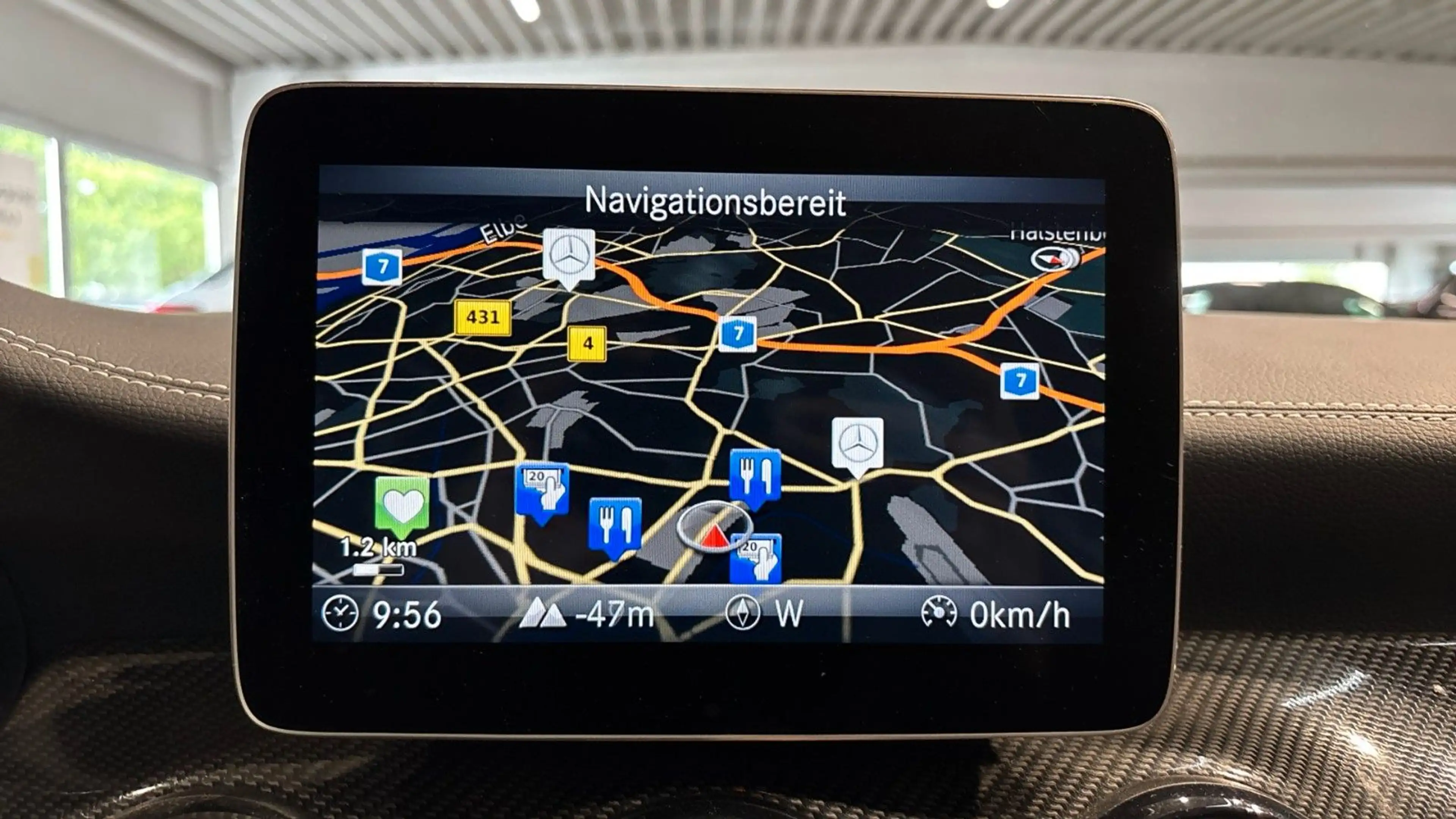 Mercedes-Benz CLA 200 d Shooting Brake/AMG/LED/Panorama/Kamera — photo 12