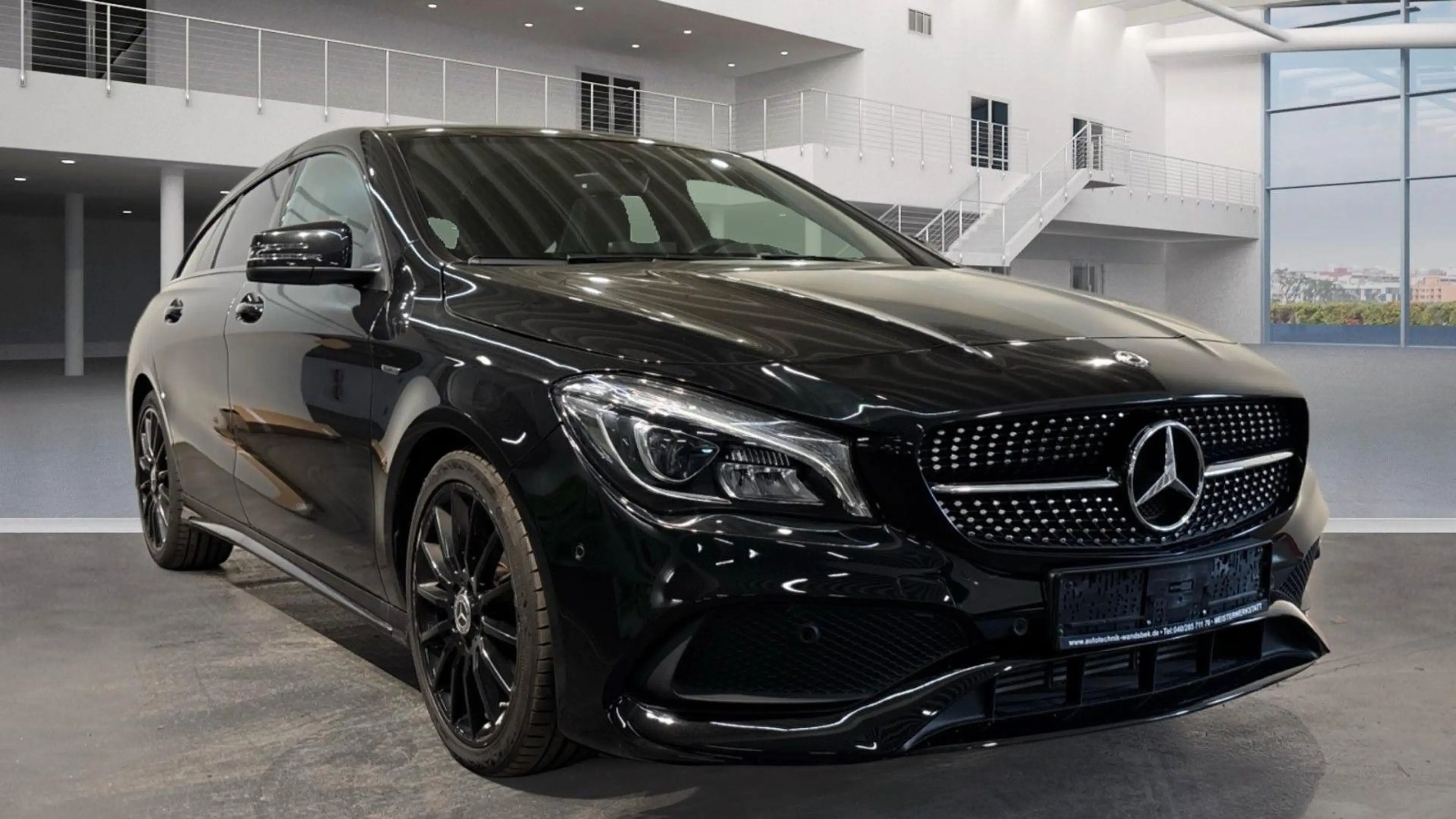 Mercedes-Benz CLA 200 d Shooting Brake/AMG/LED/Panorama/Kamera — photo 3