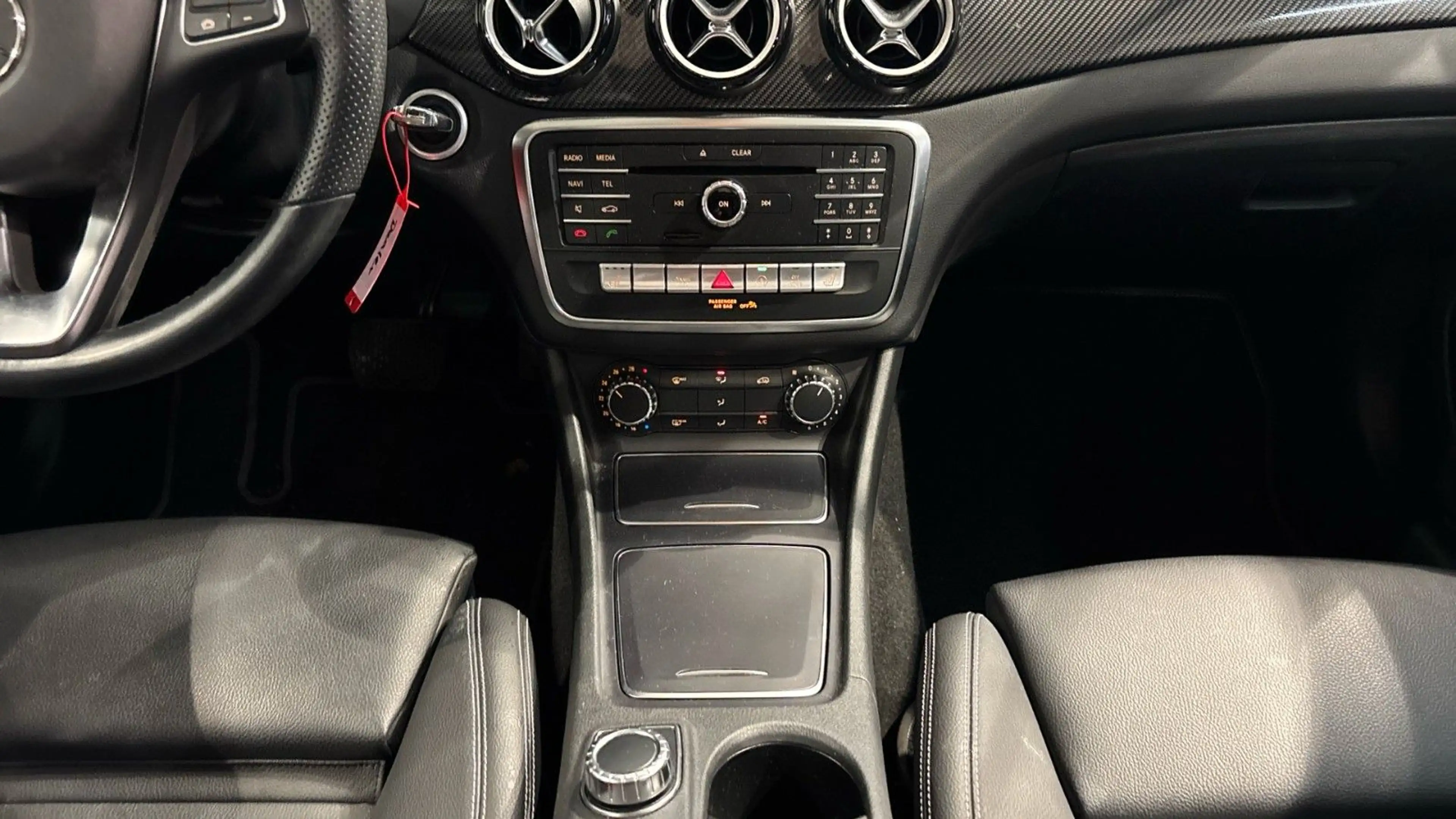 Mercedes-Benz CLA 200 d Shooting Brake/AMG/LED/Panorama/Kamera — photo 8