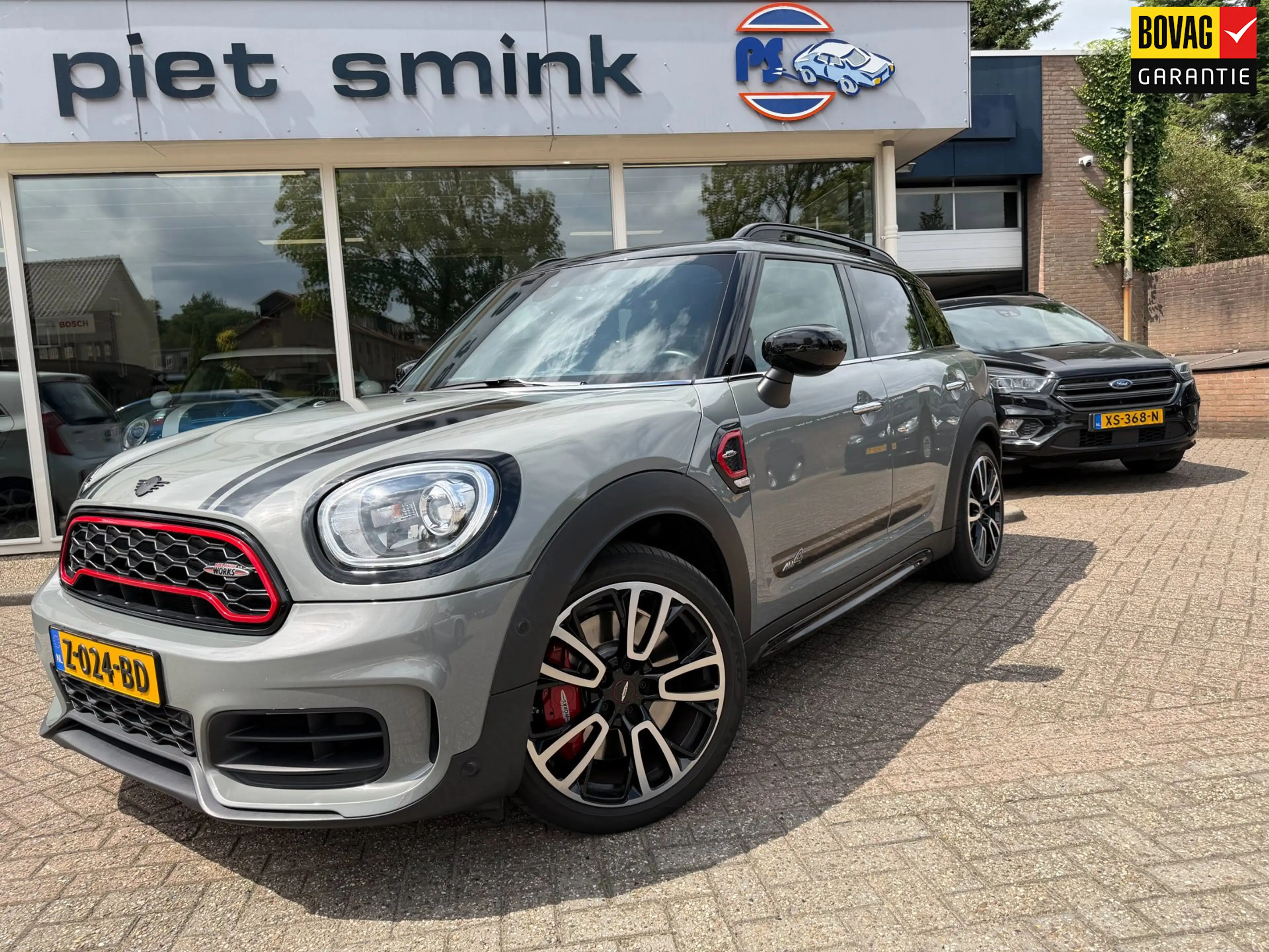 MINI John Cooper Works Countryman 2.0 ALL4 White Silver Edition