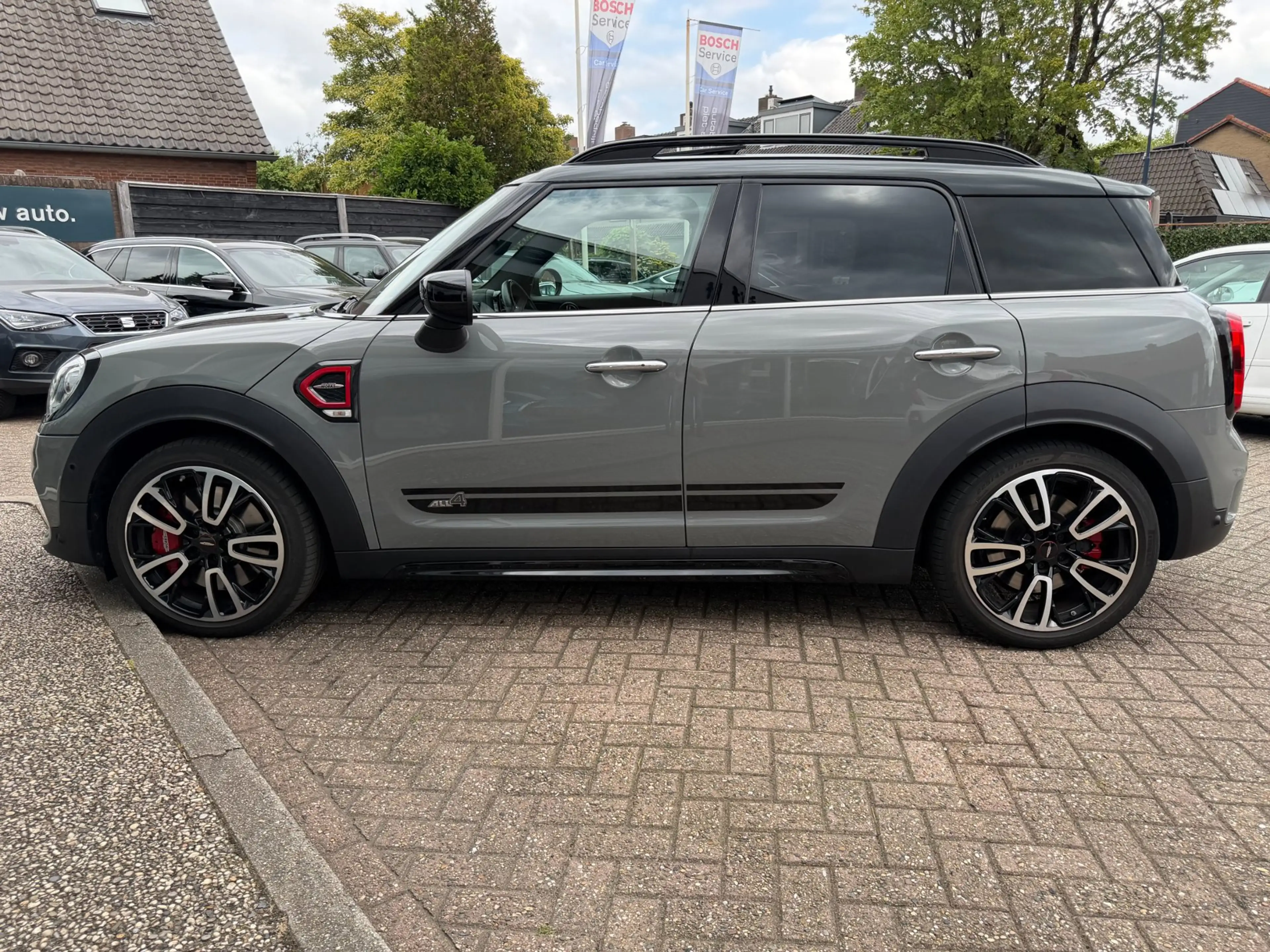 MINI John Cooper Works Countryman 2.0 ALL4 White Silver Edition — photo 35