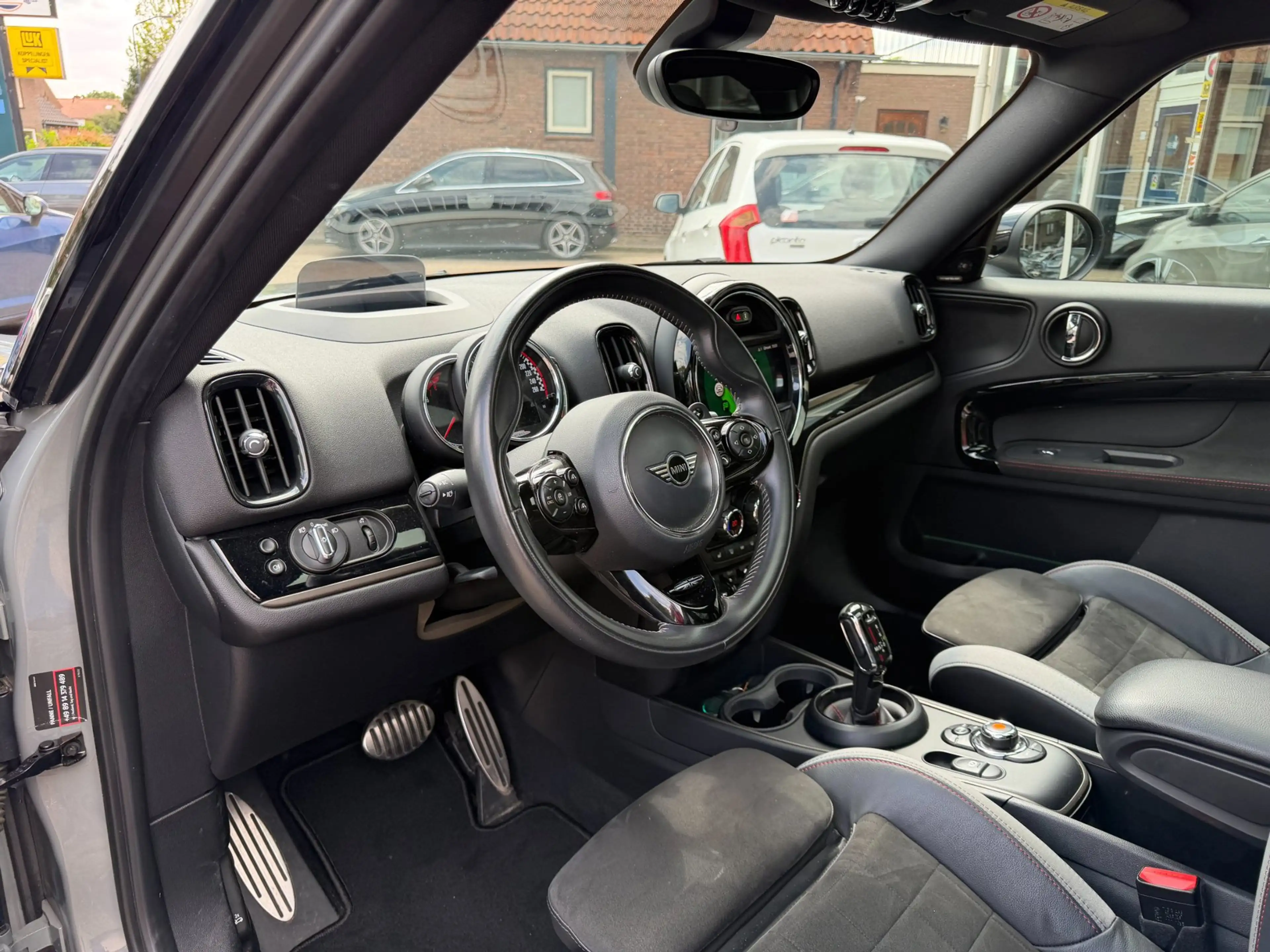 MINI John Cooper Works Countryman 2.0 ALL4 White Silver Edition — photo 5