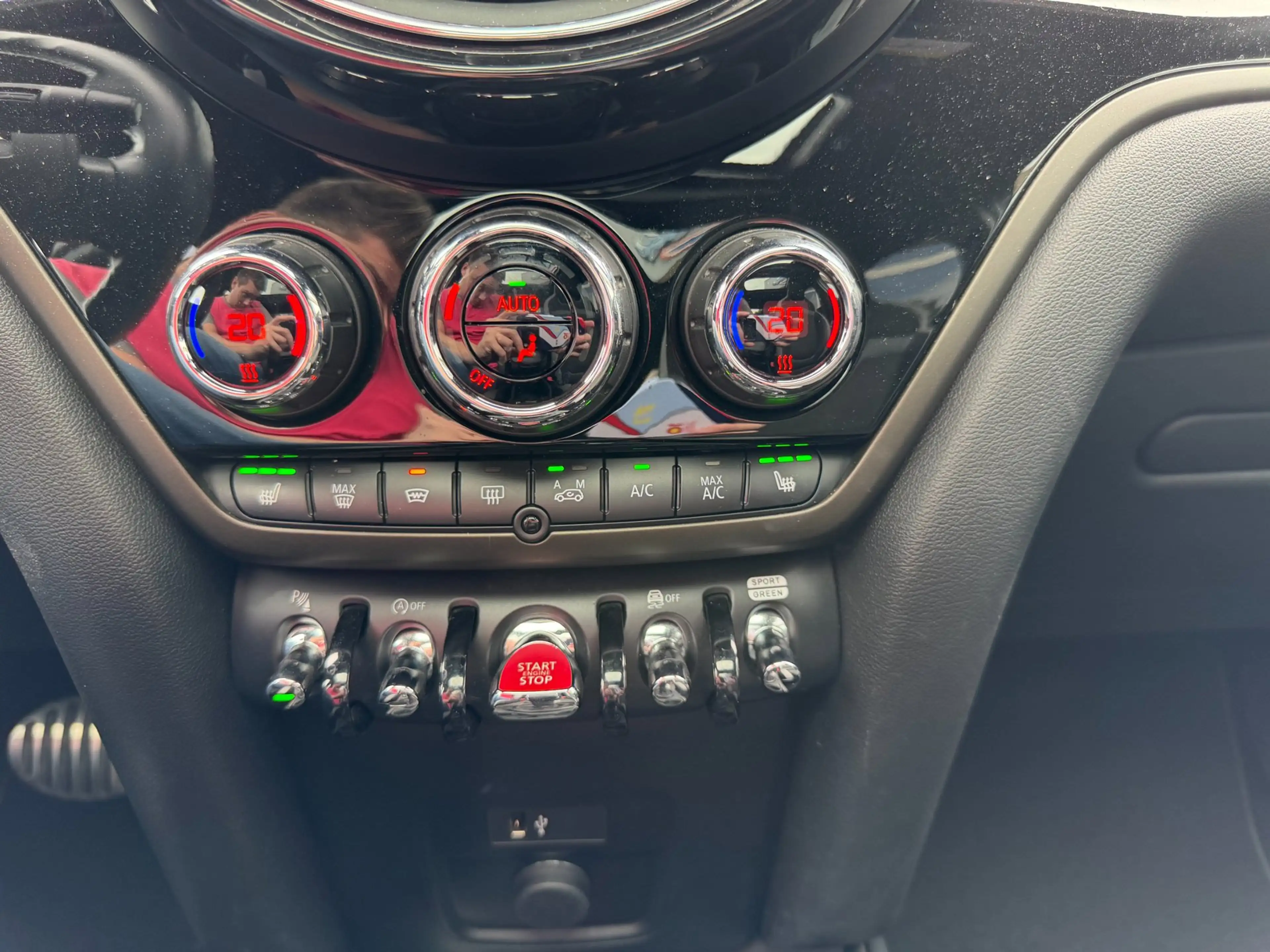 MINI John Cooper Works Countryman 2.0 ALL4 White Silver Edition — photo 24