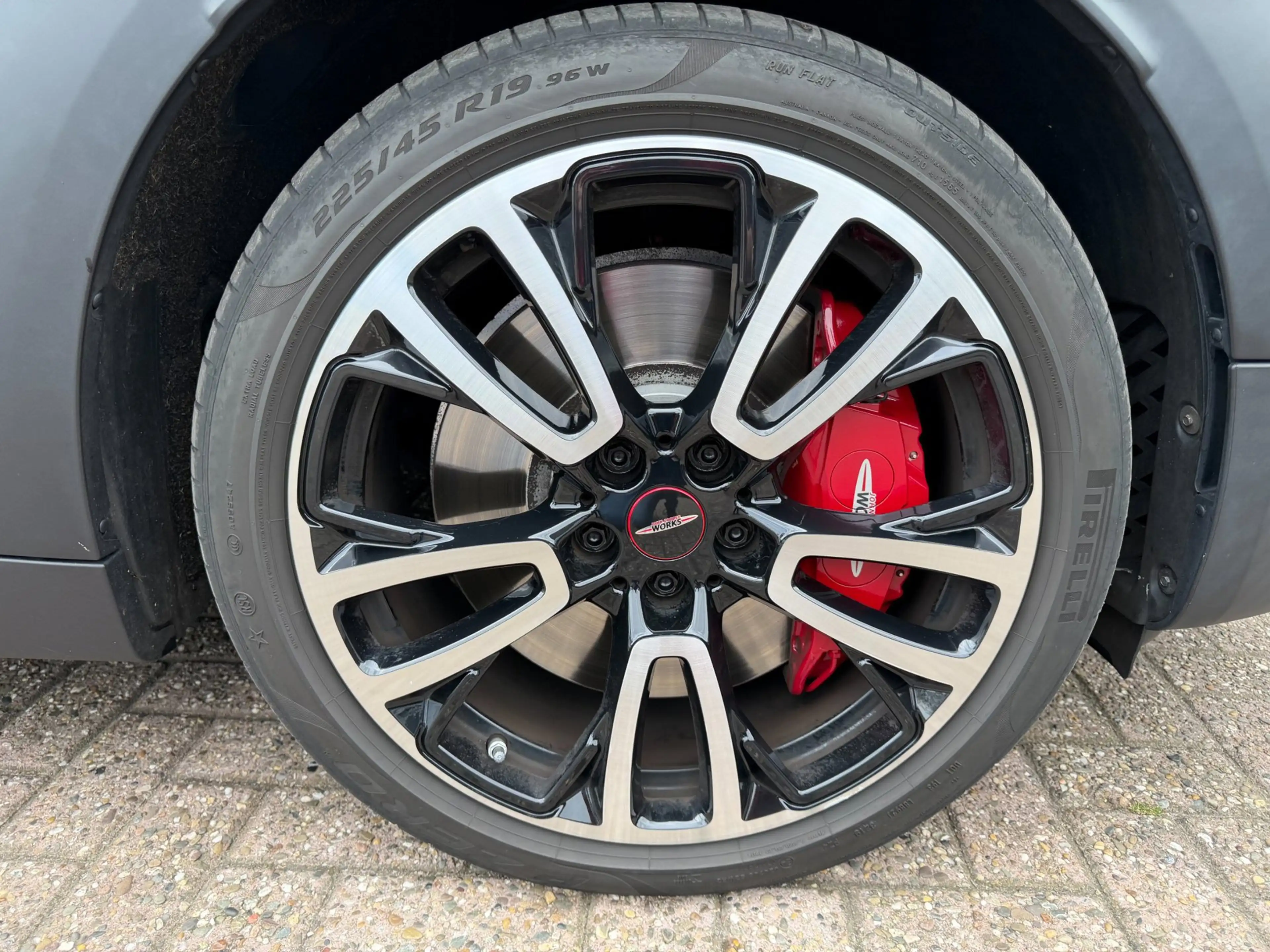 MINI John Cooper Works Countryman 2.0 ALL4 White Silver Edition — photo 36