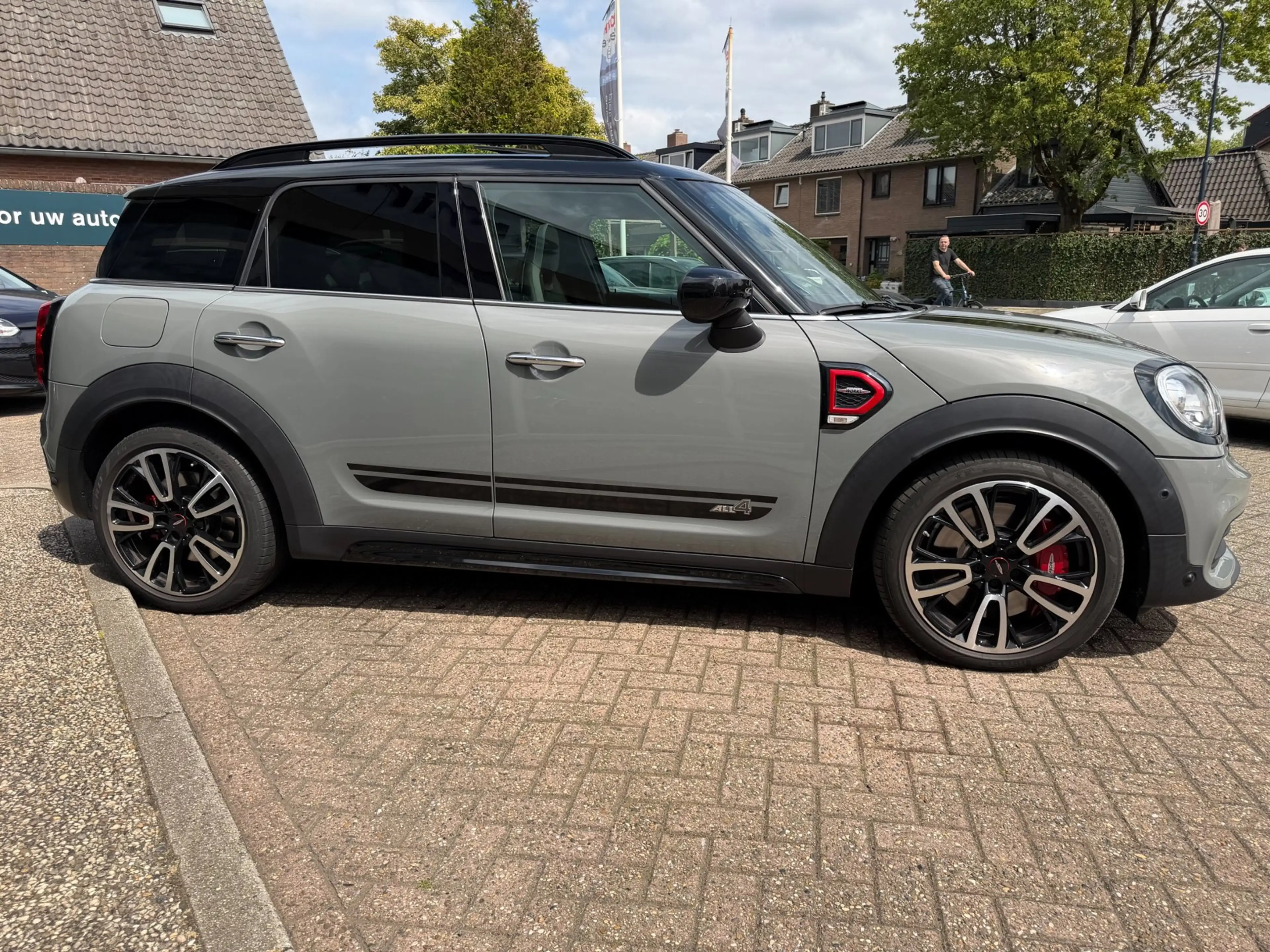MINI John Cooper Works Countryman 2.0 ALL4 White Silver Edition — photo 4