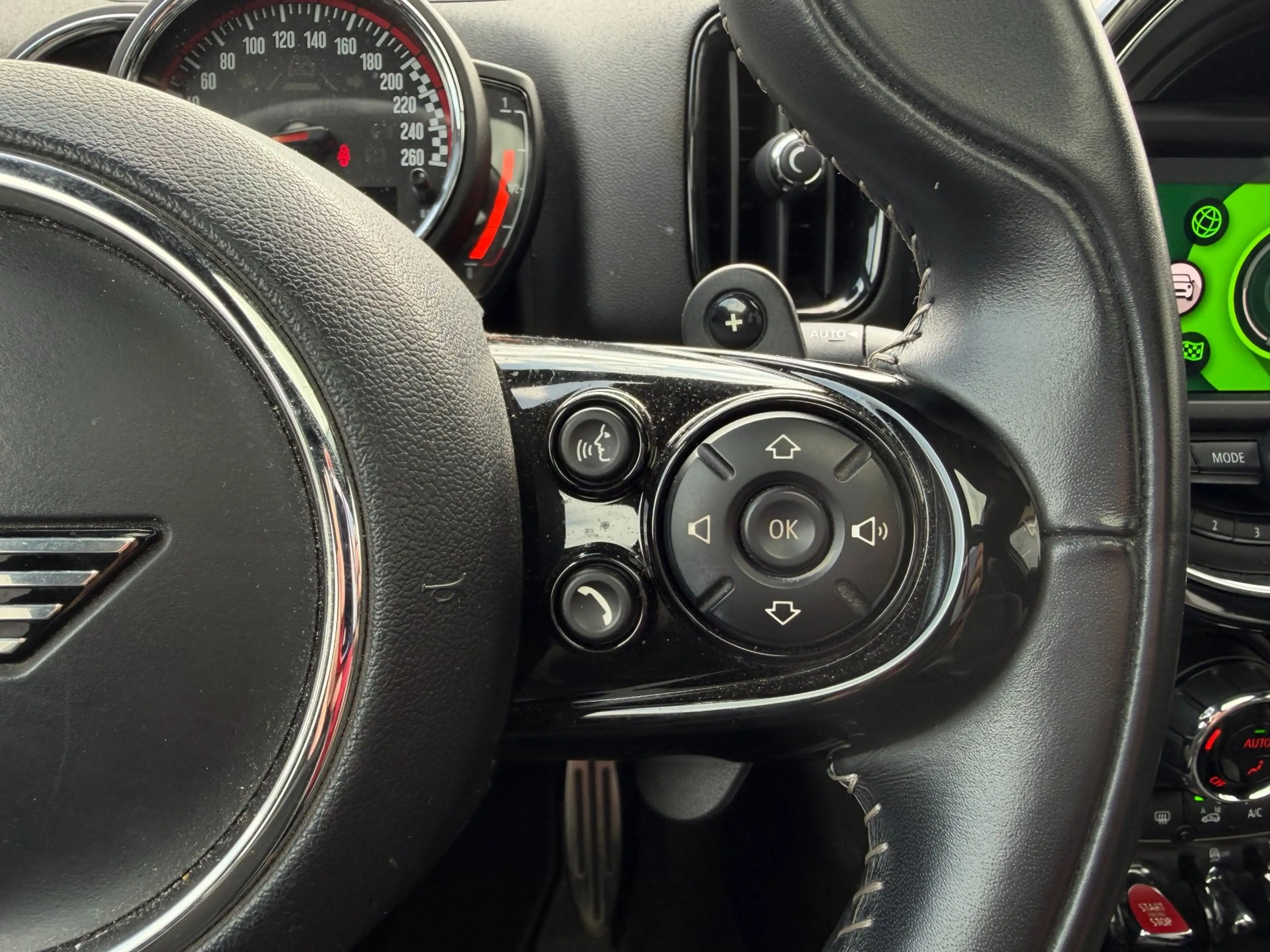 MINI John Cooper Works Countryman 2.0 ALL4 White Silver Edition — photo 13
