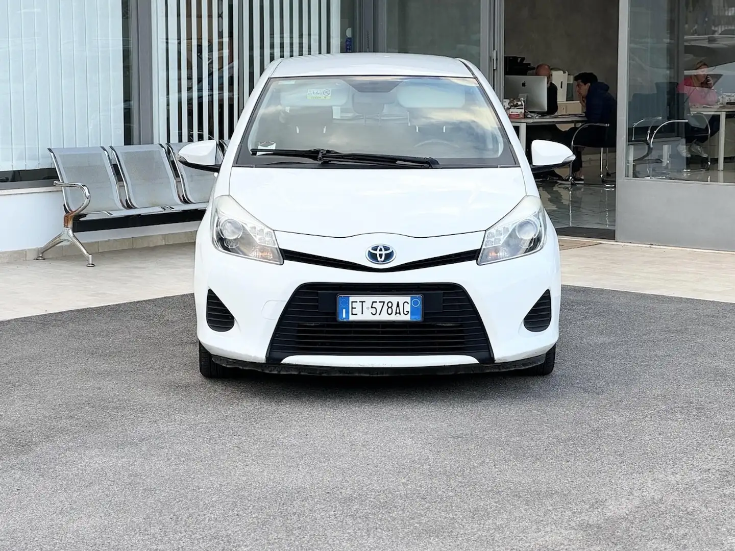 Toyota Yaris 1.5 Hybrid 75CV E5 Automatica Neo. - 2013 Bianco - 2