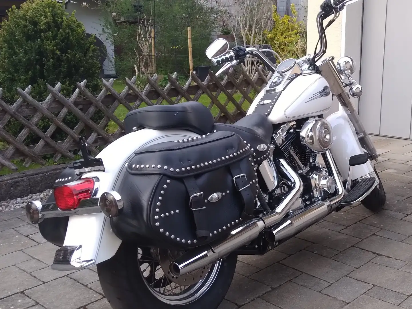 Harley-Davidson Heritage Softail FLSTCI Alb - 2