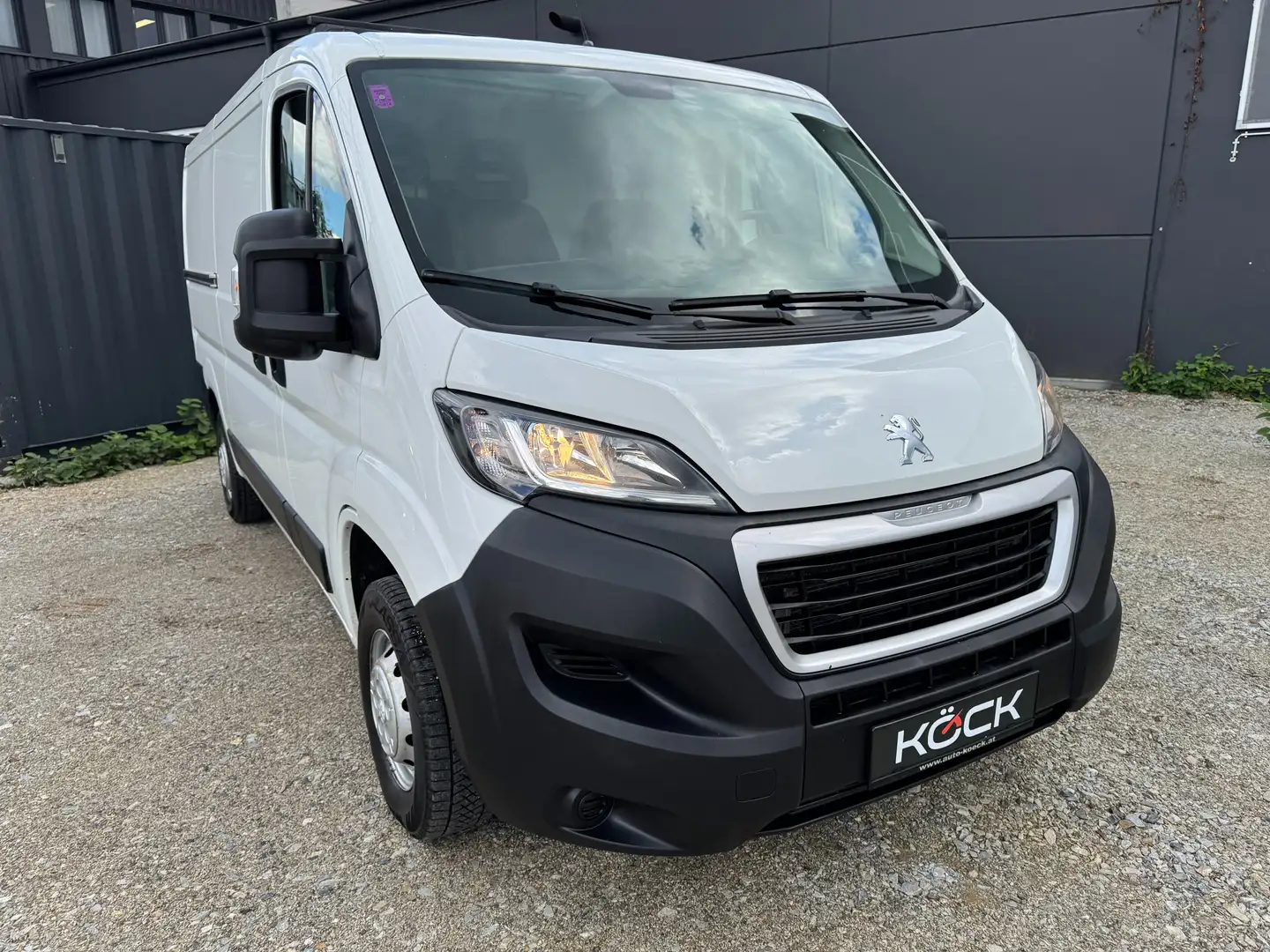 Peugeot Boxer 333 L2H1 Pro BlueHDi 130 Weiß - 2
