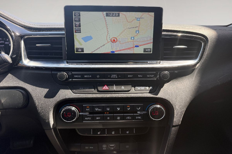 Kia Ceed / cee'd Automatik-Kamera-Navi-CarPlay — photo 8