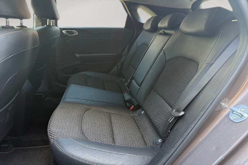 Kia Ceed / cee'd Automatik-Kamera-Navi-CarPlay — photo 10
