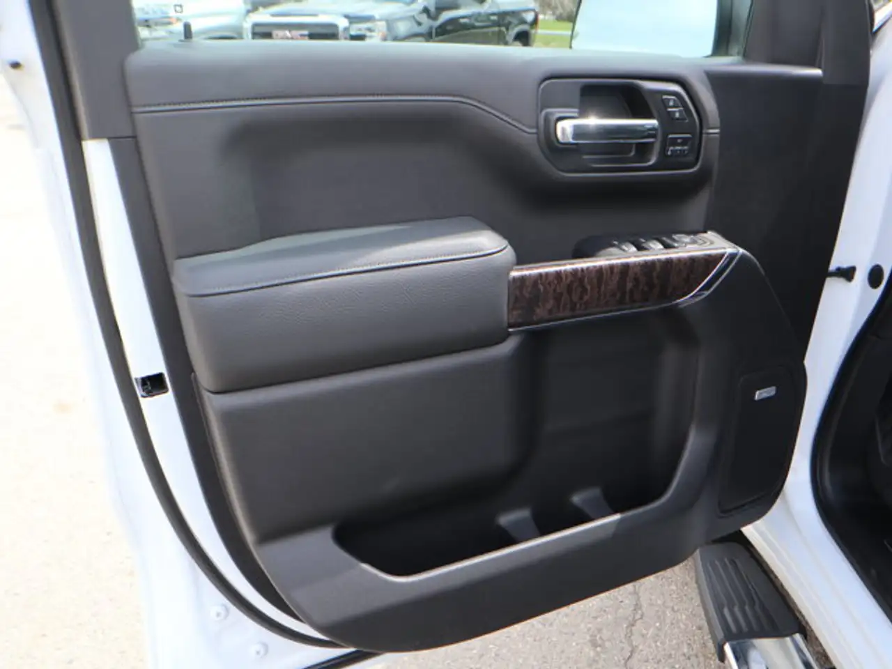 GMC Sierra 1500 снимка GMC Sierra 1500