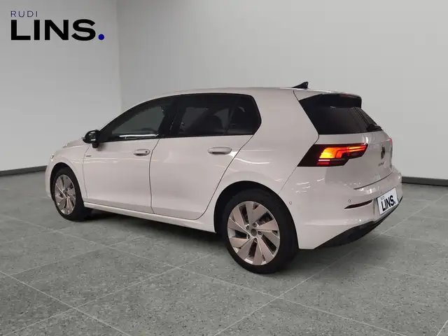 Volkswagen Golf view 3
