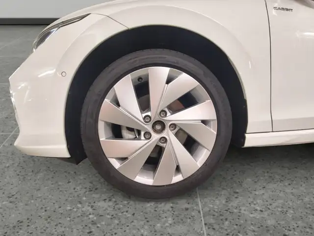 Volkswagen Golf view 14