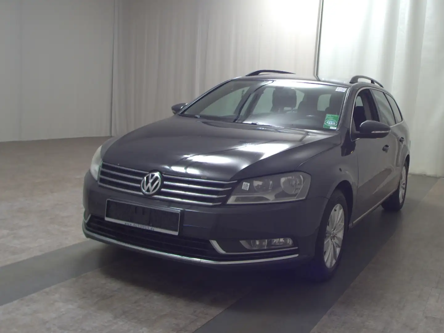 Volkswagen Passat Var. 2.0 TDI Comf. Navi RFK AHK Shz Gris - 2