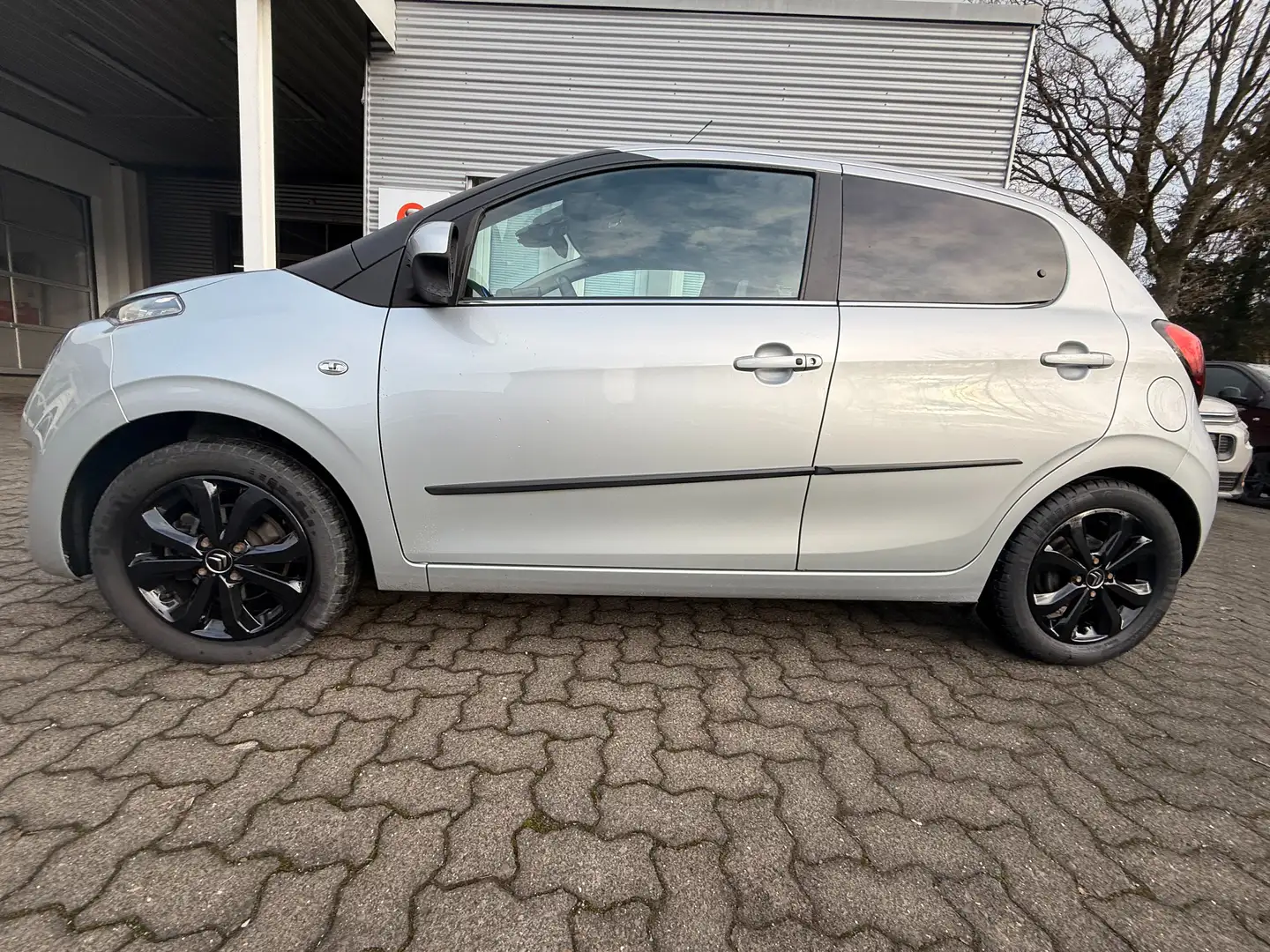 Citroen C1 5-Türer VTi72 S&S Shine Silber - 2