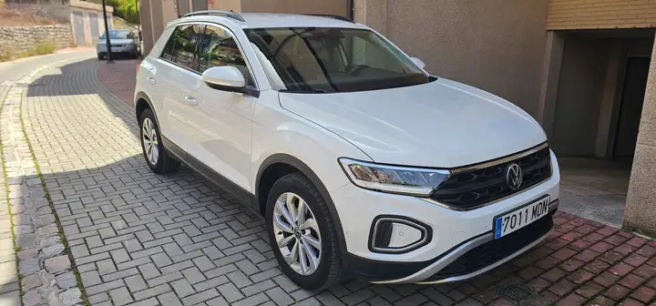 Volkswagen T-Roc Life 1.0 TSI 2023, foto 8