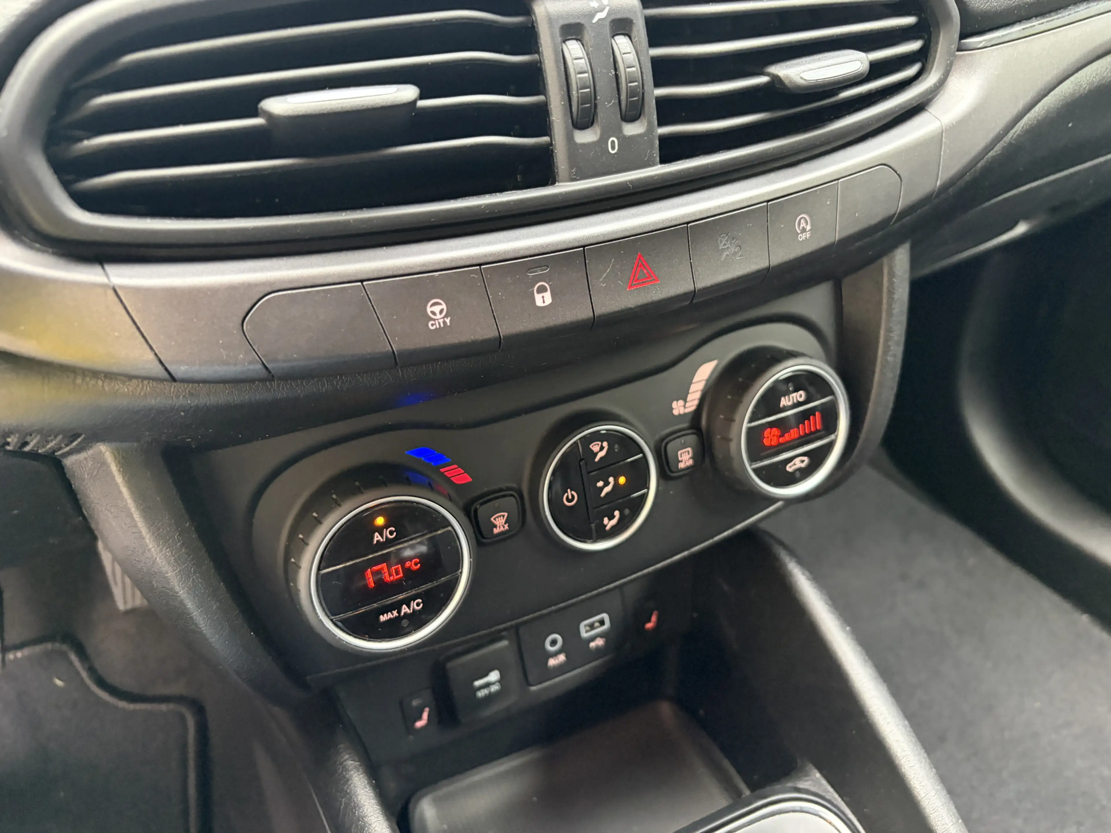 Fiat Tipo Stationwagon 1.4 T-Jet 16v S-Design / NAVI / CRUIS — photo 9