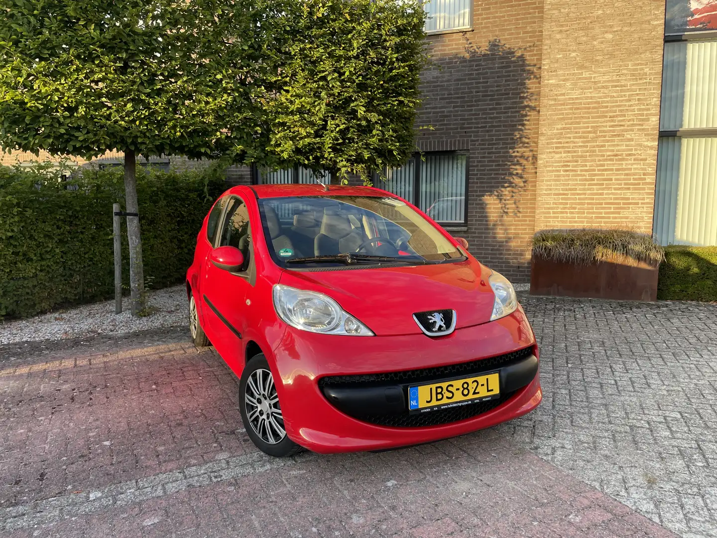 Peugeot 107 Peugeot 107 1.0 12V|Airco|Elektrische Ramen|Isofix Rood - 1