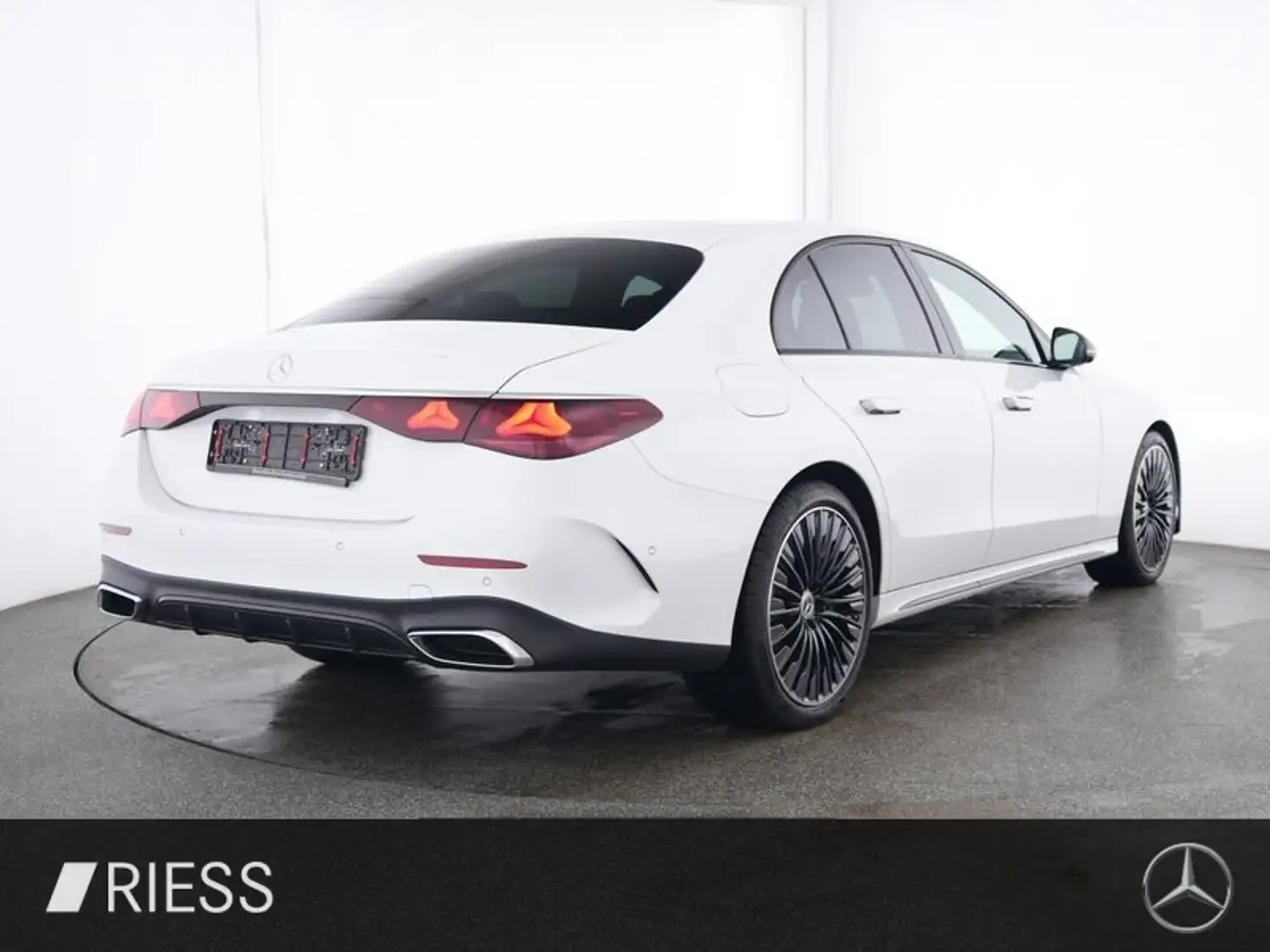 Mercedes-Benz E 450 d 4M AMG Sport Night Distr Spur Leder 20" Bianco - 2
