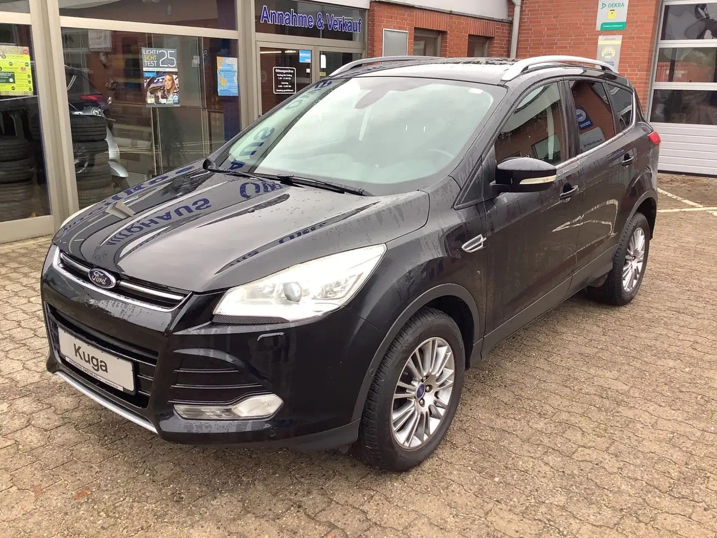 Ford Kuga Titanium Schwarz - 1