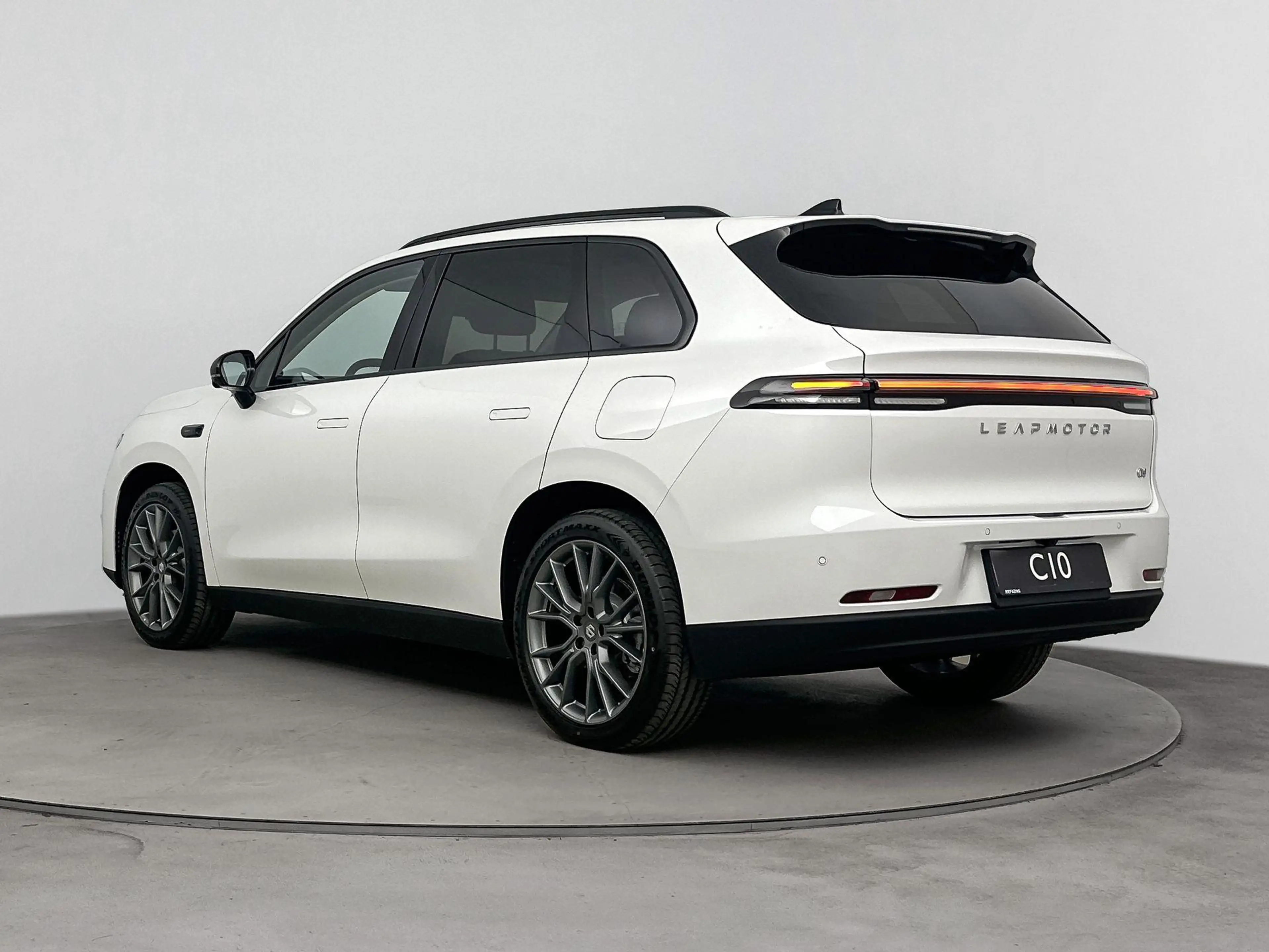 Leapmotor C10 Design REEV 28.4 kWh | VOORRAAD ACTIE! | Light Whi — photo 5