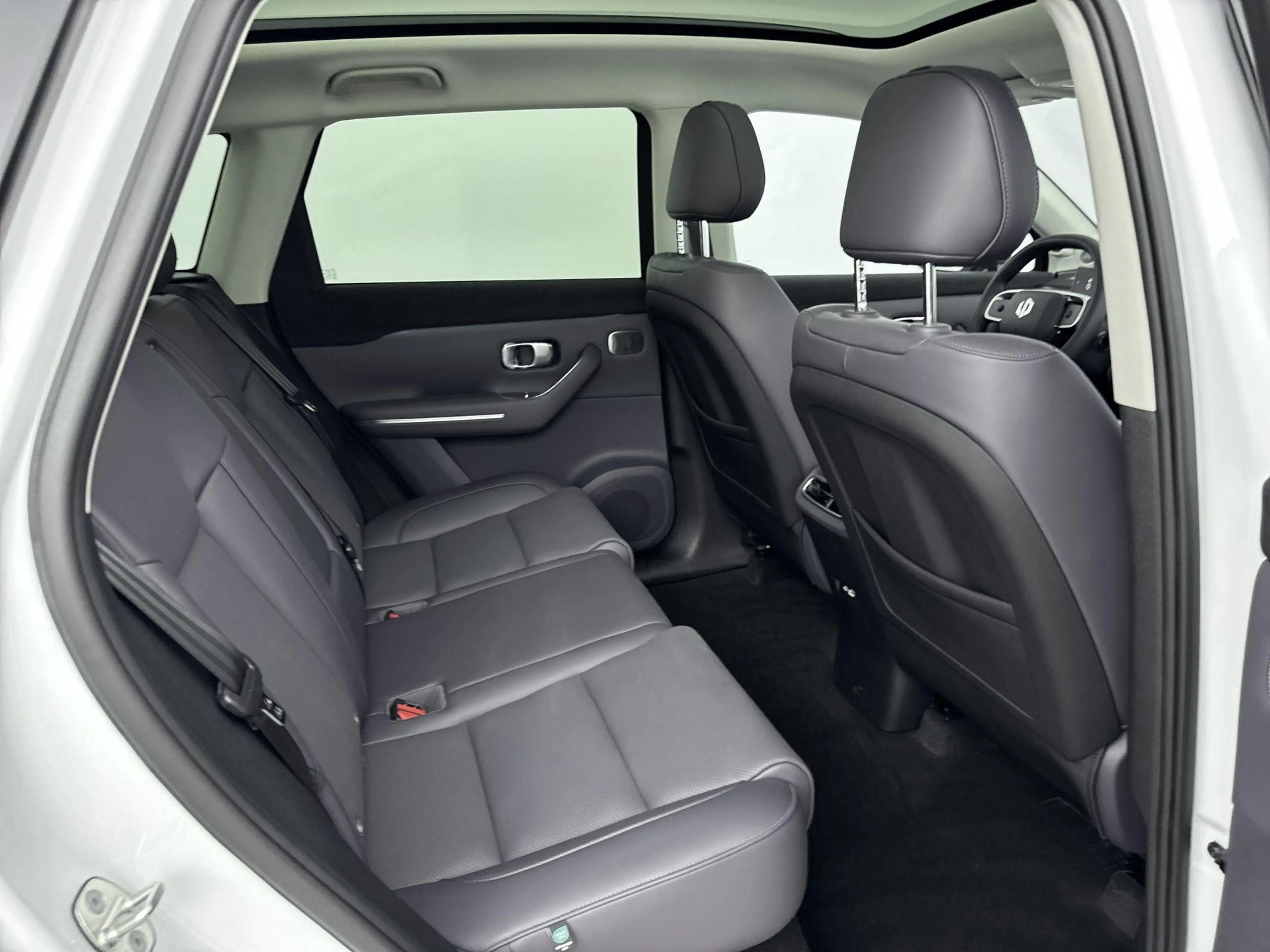 Leapmotor C10 Design REEV 28.4 kWh | VOORRAAD ACTIE! | Light Whi — photo 13