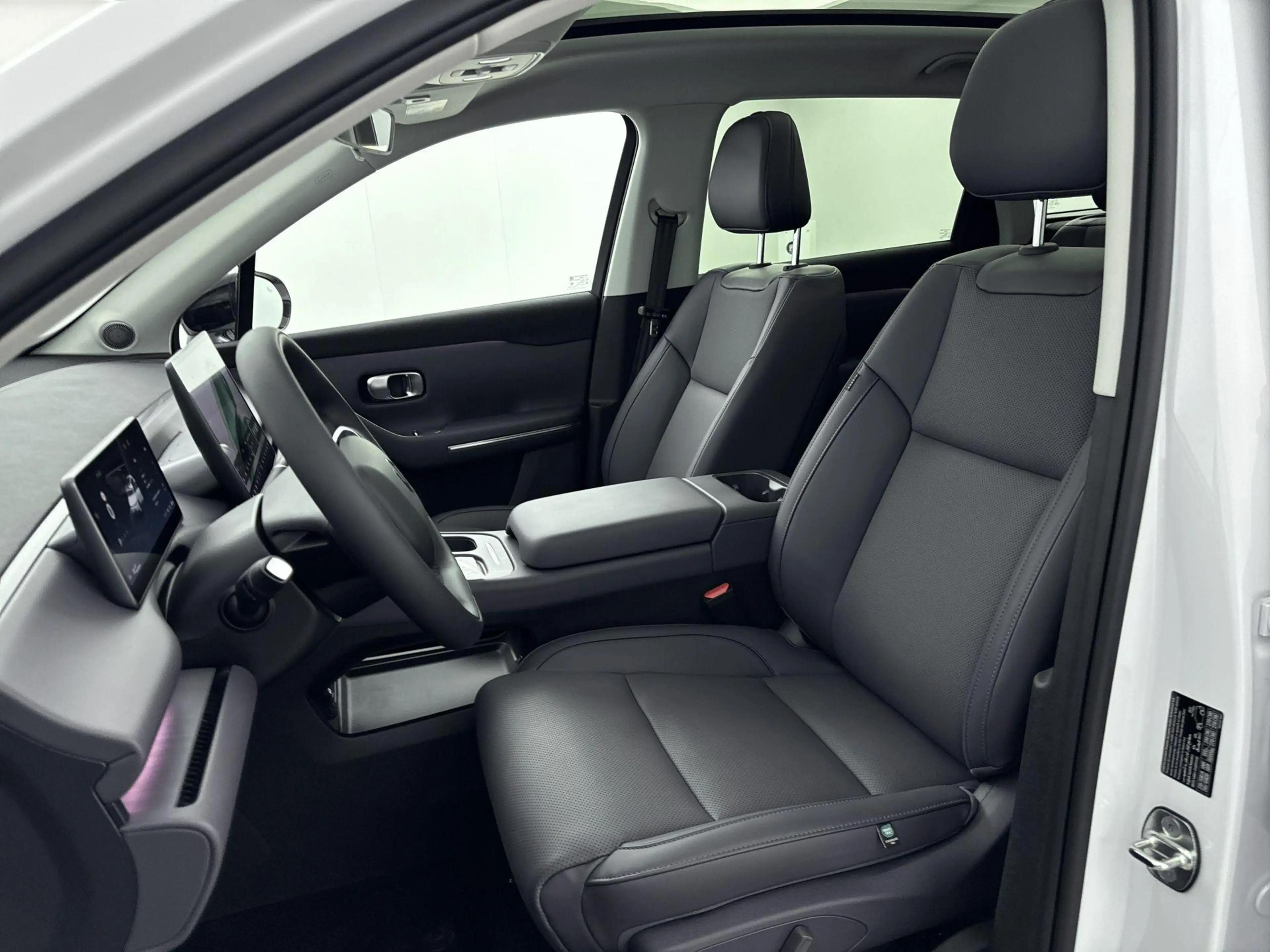 Leapmotor C10 Design REEV 28.4 kWh | VOORRAAD ACTIE! | Light Whi — photo 10