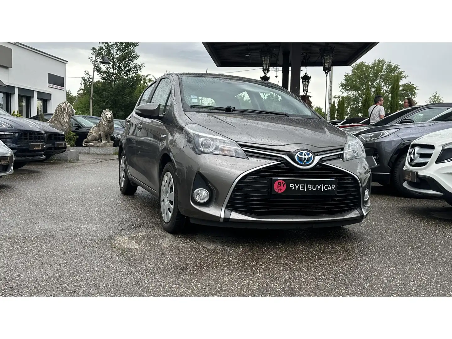 Toyota Yaris Hybride 100h e-CVT Dynamic - GARANTIE 12 MOIS Gris - 2