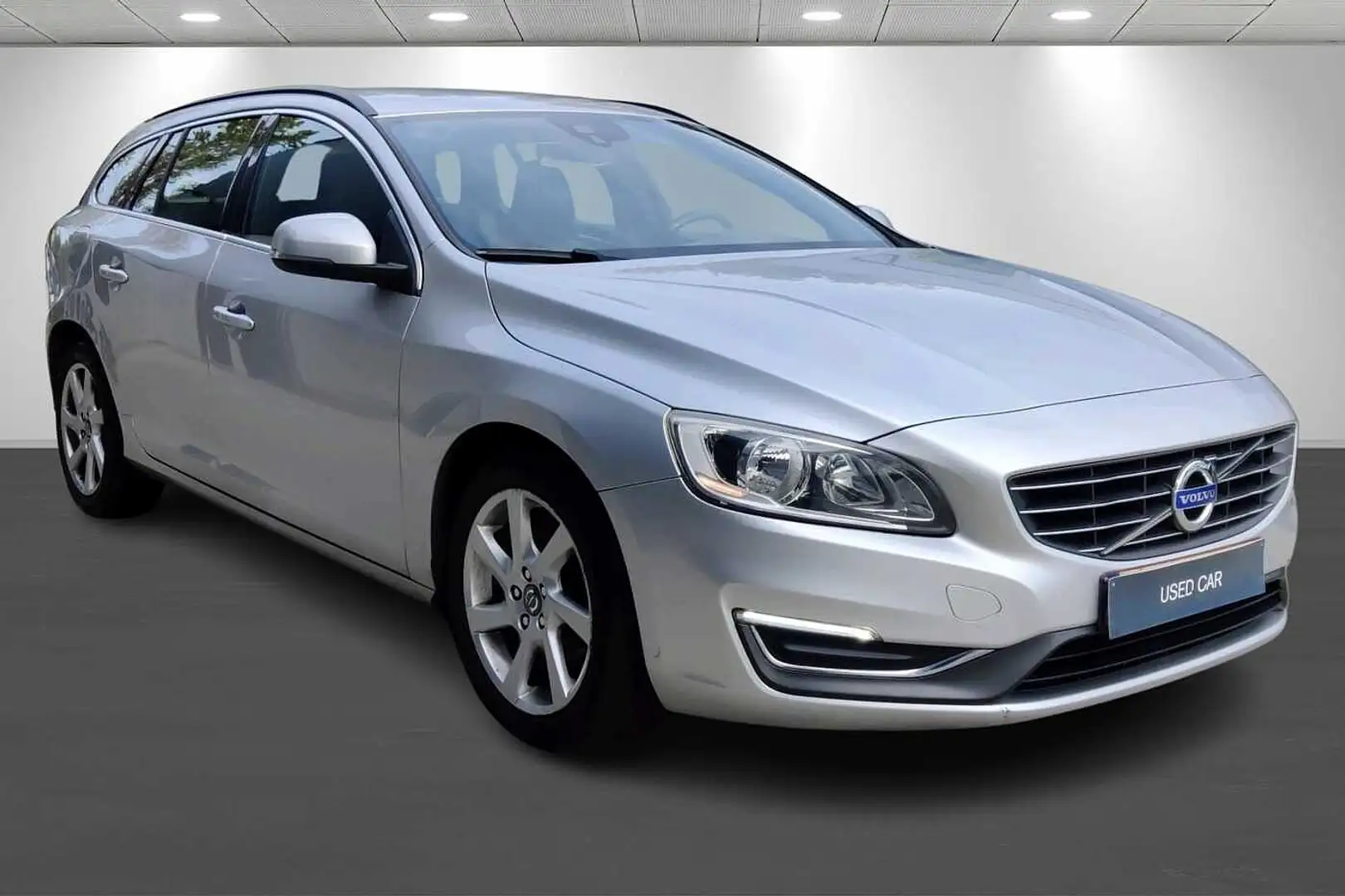 Volvo V60 D3 AUT Summum Argent - 2