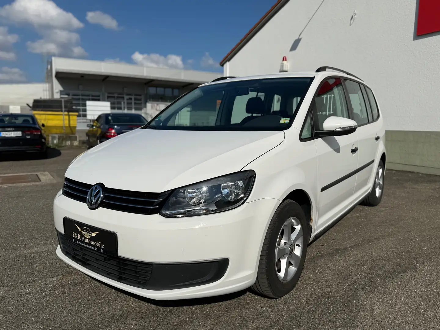 Volkswagen Touran Trendline BMT Weiß - 1