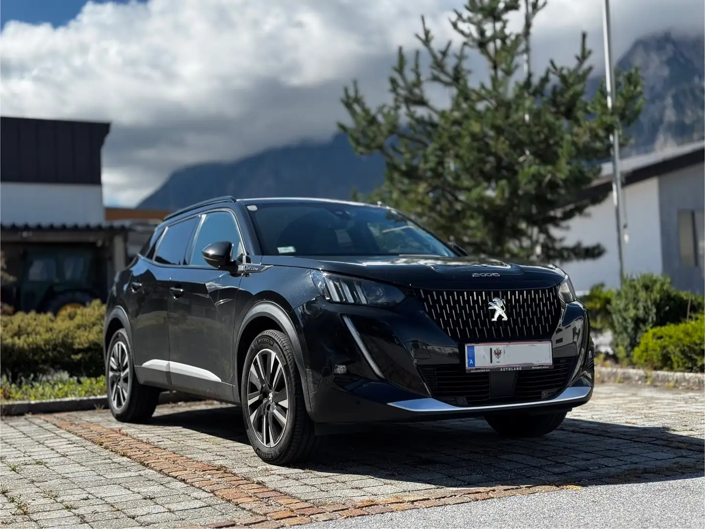 Peugeot 2008 2008 BlueHDi 130 S Schwarz - 1