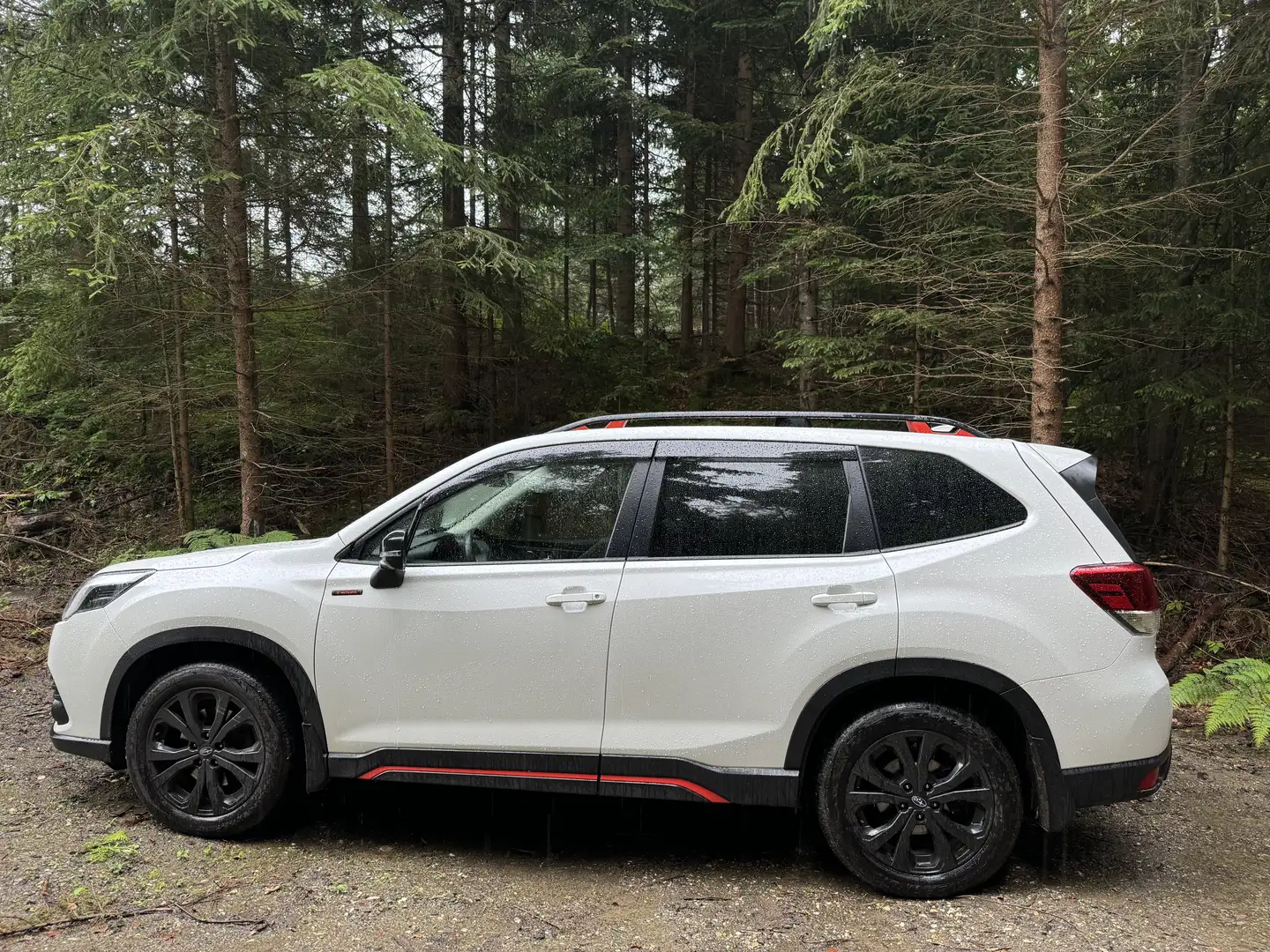 Subaru Forester 2,0i e-Boxer Sport Edition AWD Aut. Weiß - 2