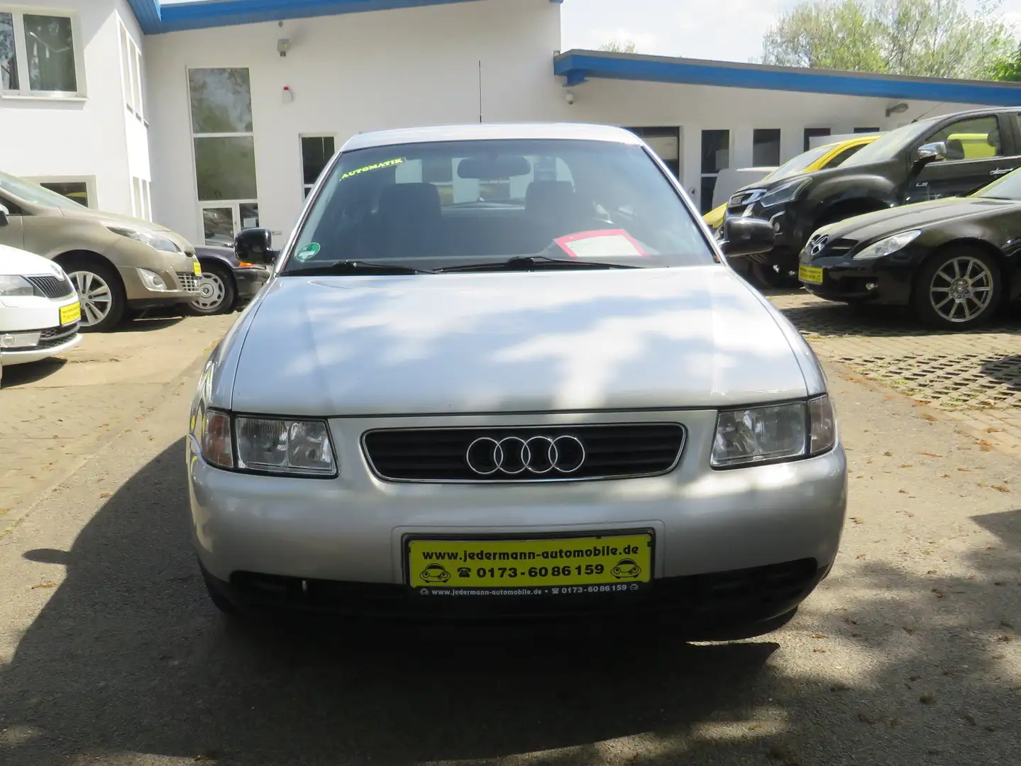 Audi A3 1.6 Ambiente Plateado - 2