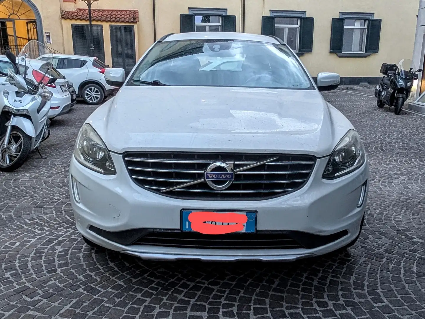 Volvo XC60 2.0 d3 Business 136cv geartronic - 2