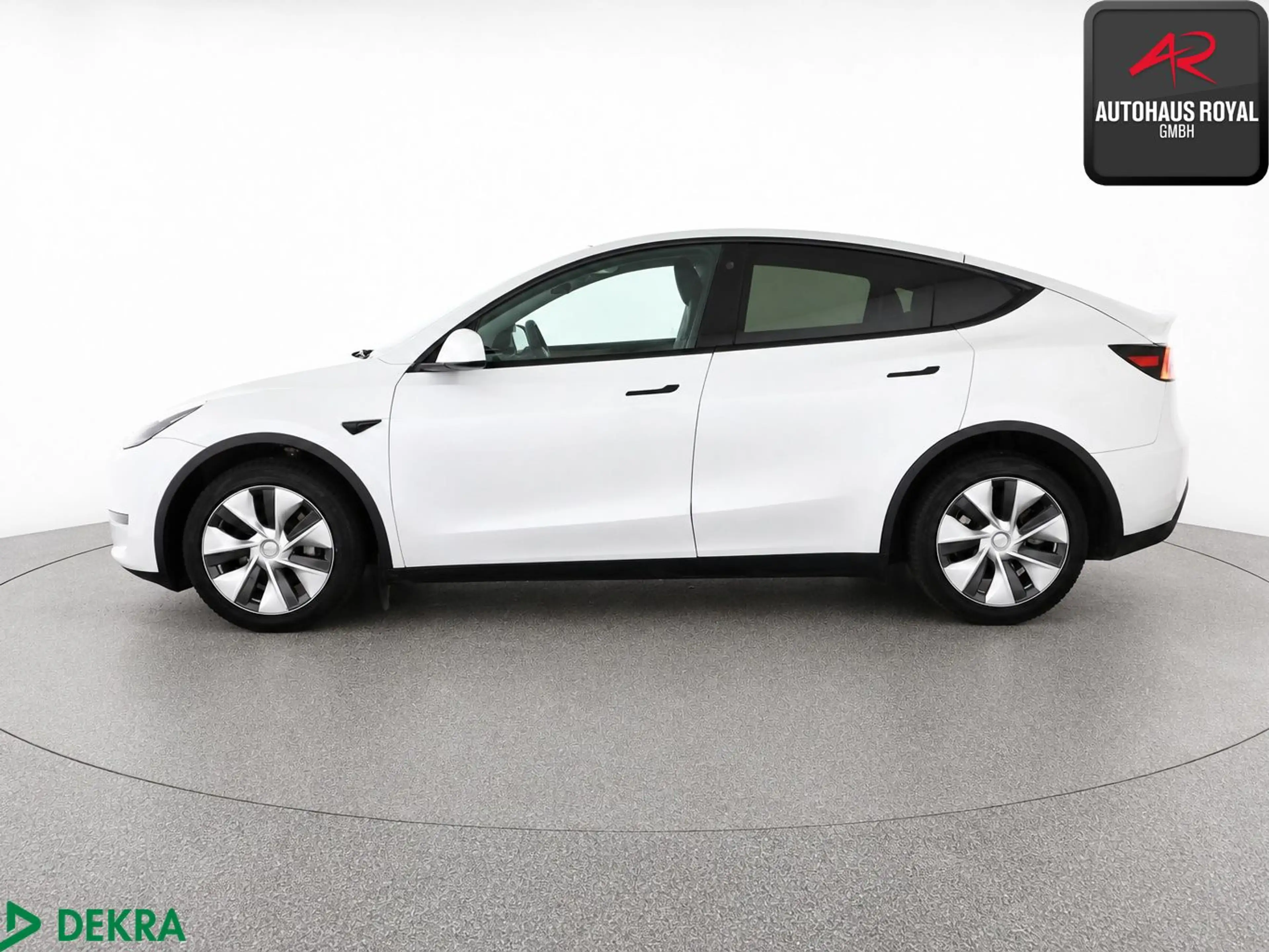 Tesla Model Y Long Range Dual AWD PANO,360°,WÄRMEPUMPE — photo 2