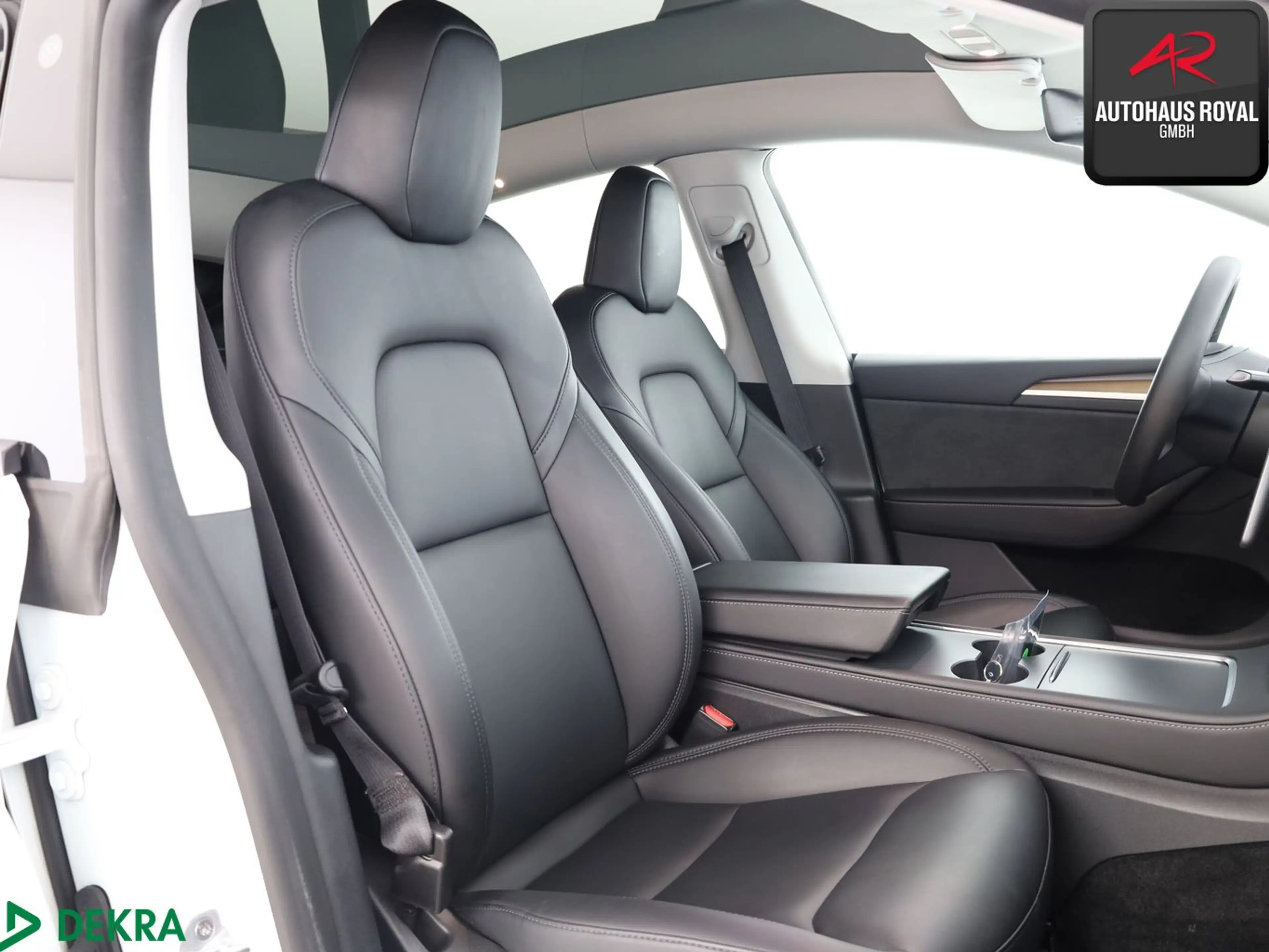 Tesla Model Y Long Range Dual AWD PANO,360°,WÄRMEPUMPE — photo 11