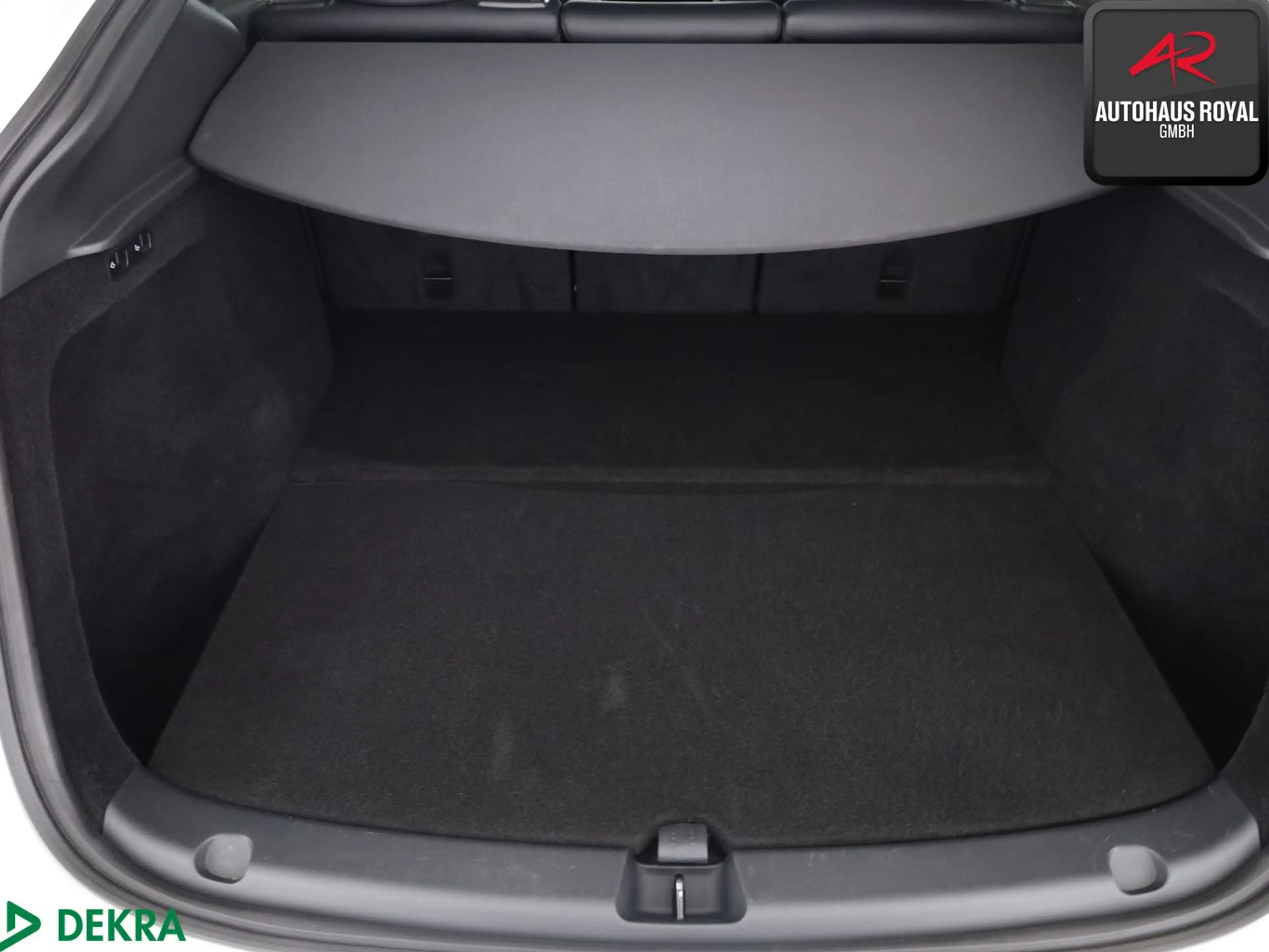 Tesla Model Y Long Range Dual AWD PANO,360°,WÄRMEPUMPE — photo 13