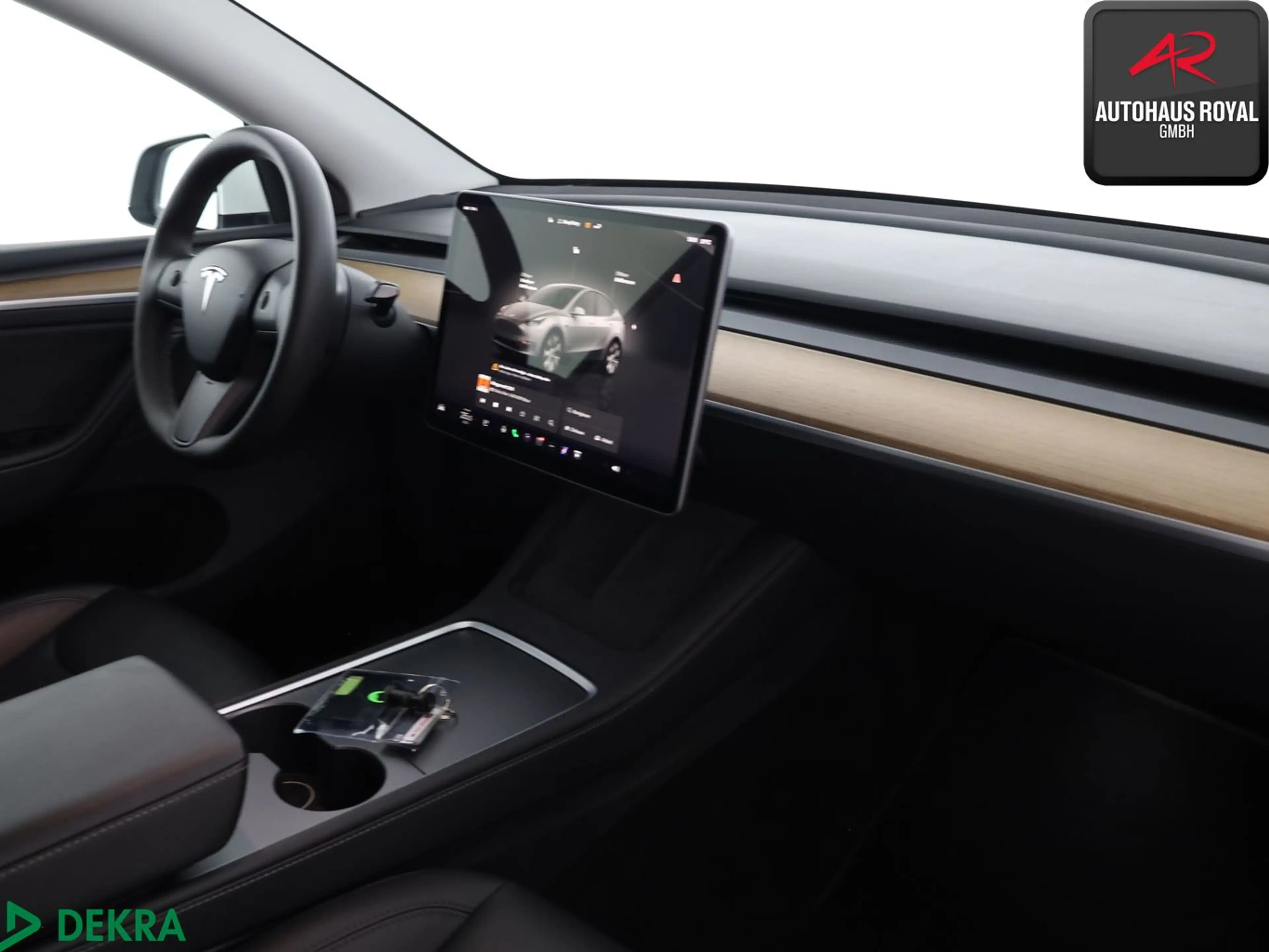 Tesla Model Y Long Range Dual AWD PANO,360°,WÄRMEPUMPE — photo 10
