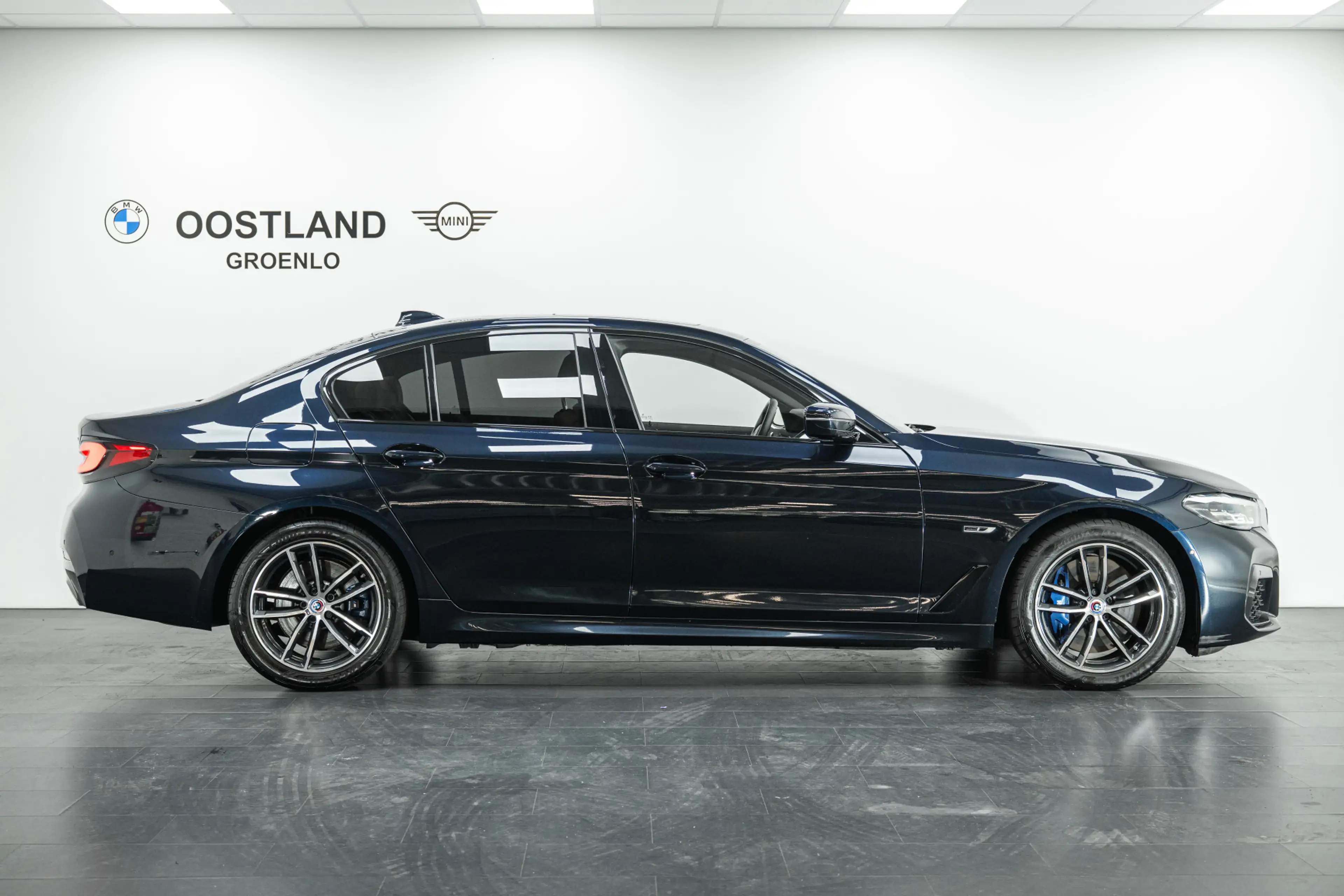 BMW 545 5 Serie 545e xDrive High Executive M Sport Automaa — photo 2