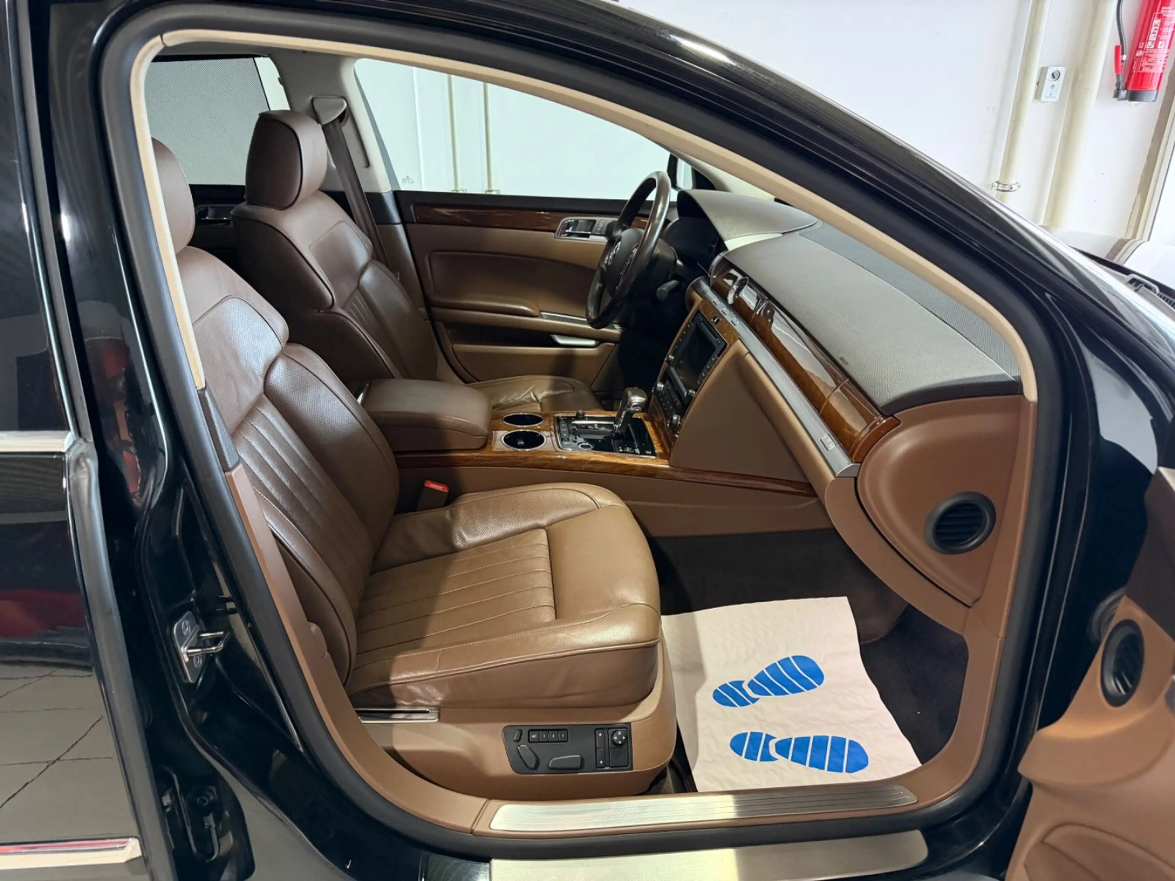 Volkswagen Phaeton 3.0 V6 TDI lang*EGSD*TÜV NEU*4xSZH*SOFT! — photo 11