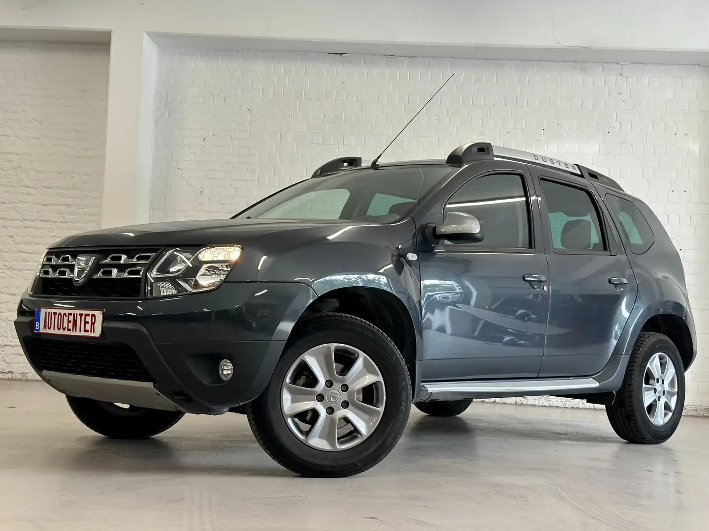 Dacia Duster 1.2 Benzine Euro 5b 2015 Szürke - 2
