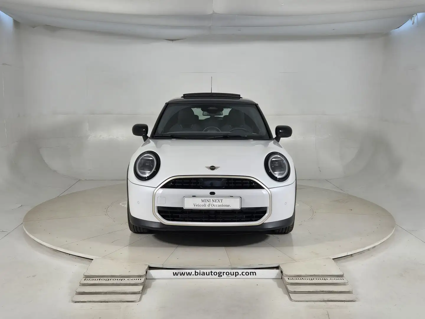 MINI Mini Cooper F66 3p Mini Cooper 3p 1.5 C Favoured Blanc - 2