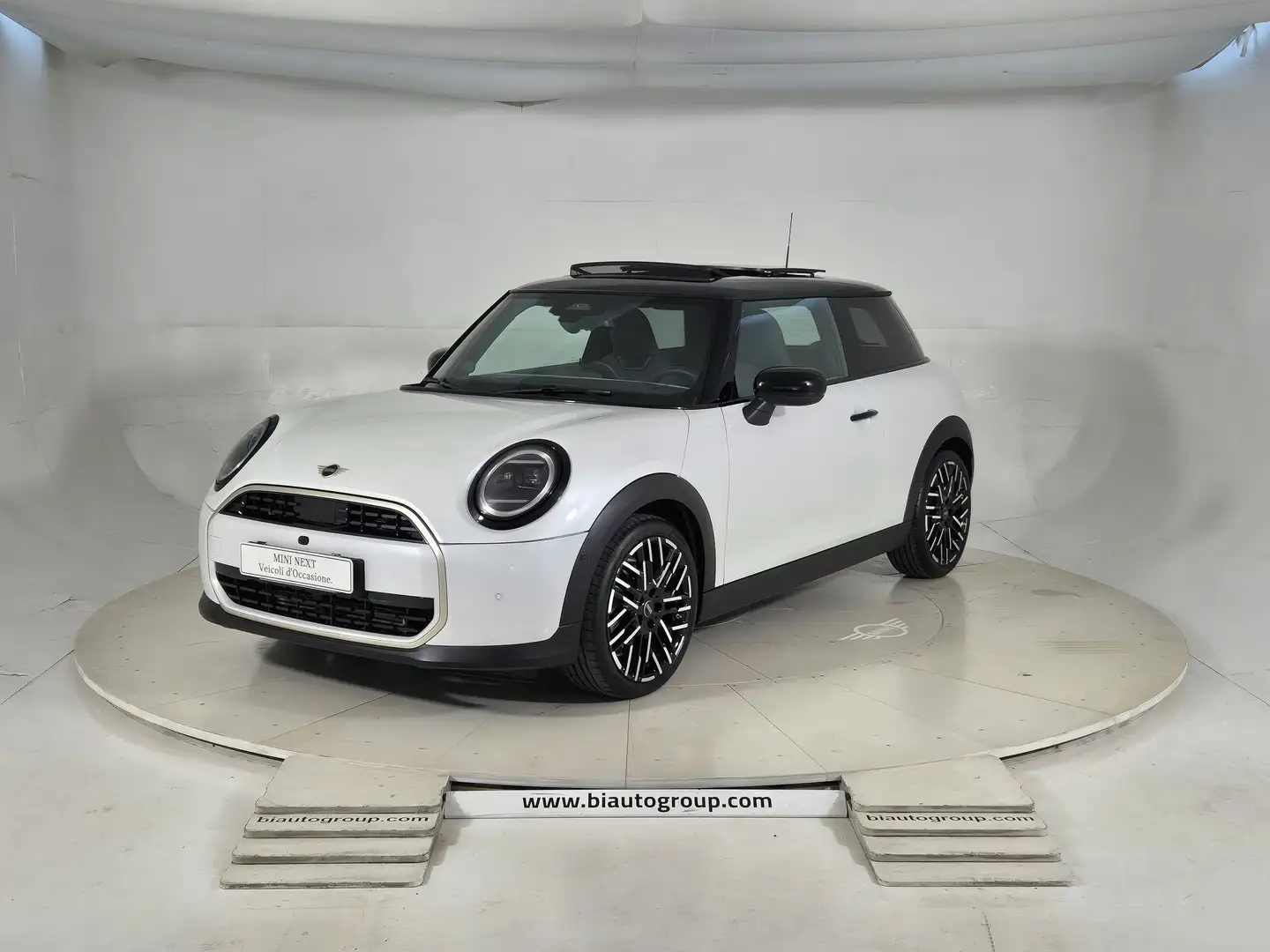 MINI Mini Cooper F66 3p Mini Cooper 3p 1.5 C Favoured Blanc - 1