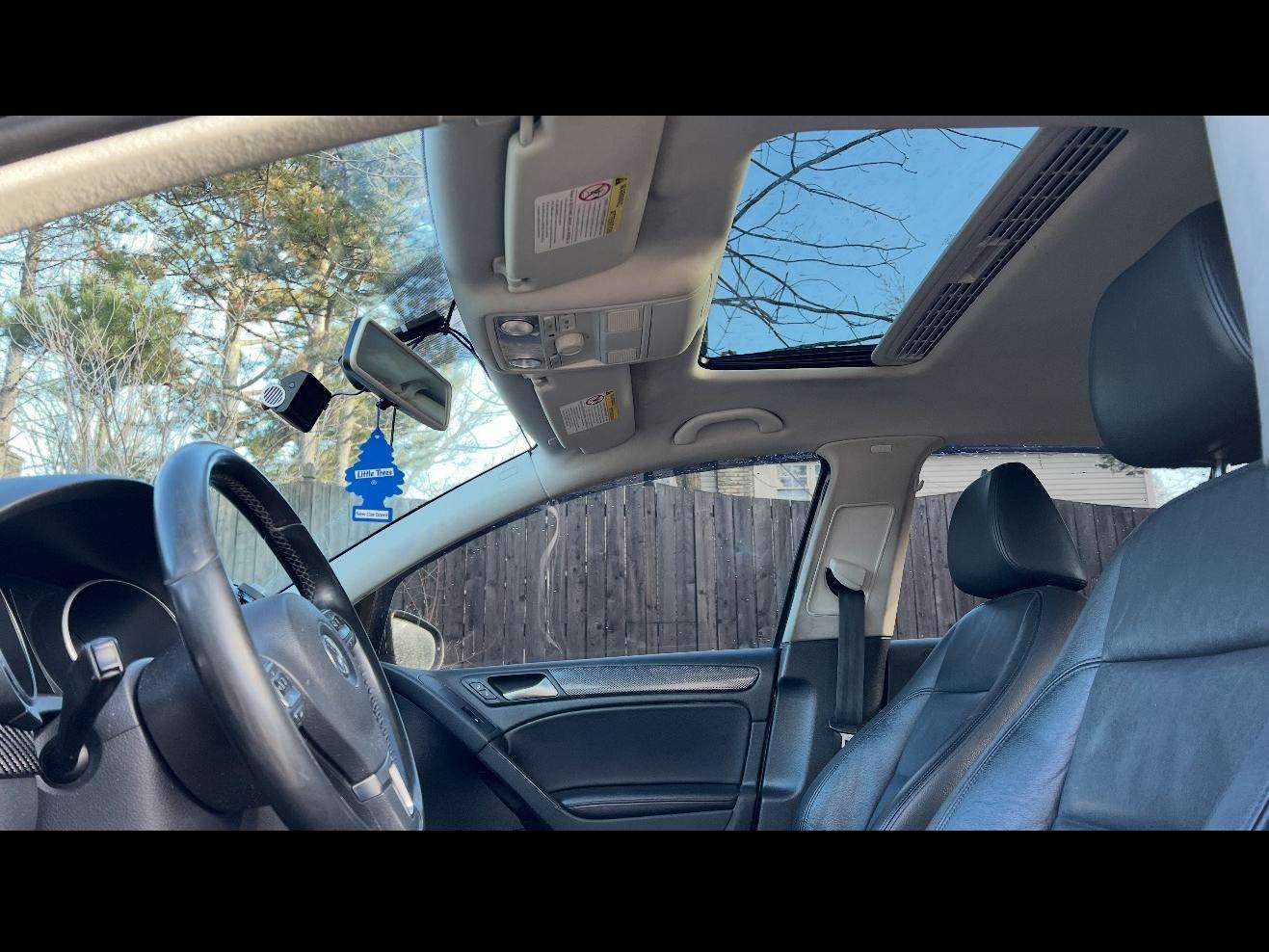 2012 Volkswagen Golf Highline thumb 8