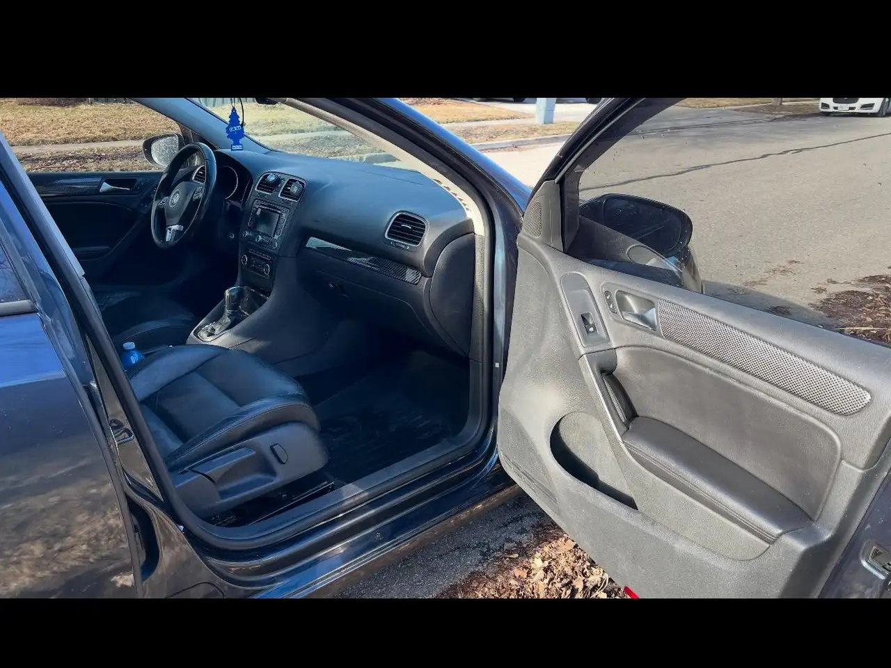Volkswagen Golf photo Volkswagen Golf