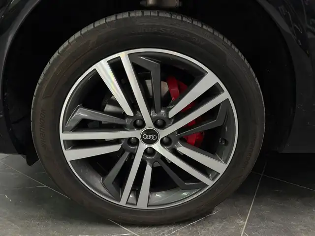 Audi Q5 view 14