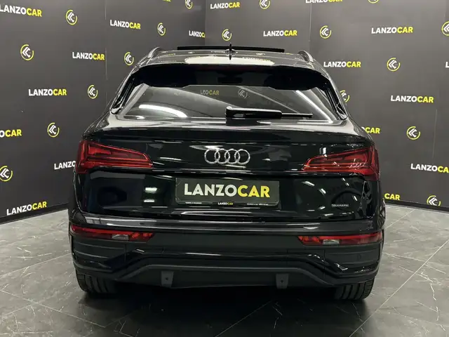 Audi Q5 view 5