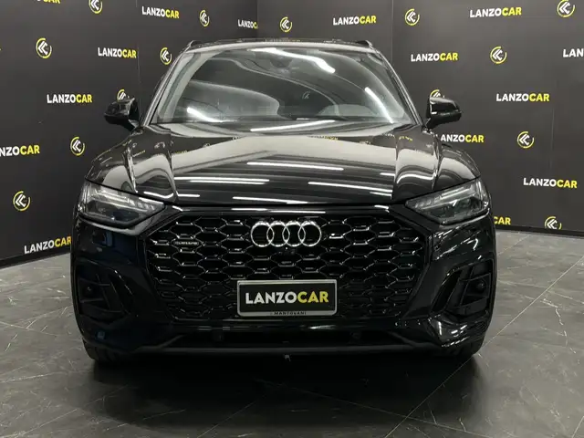 Audi Q5 view 2